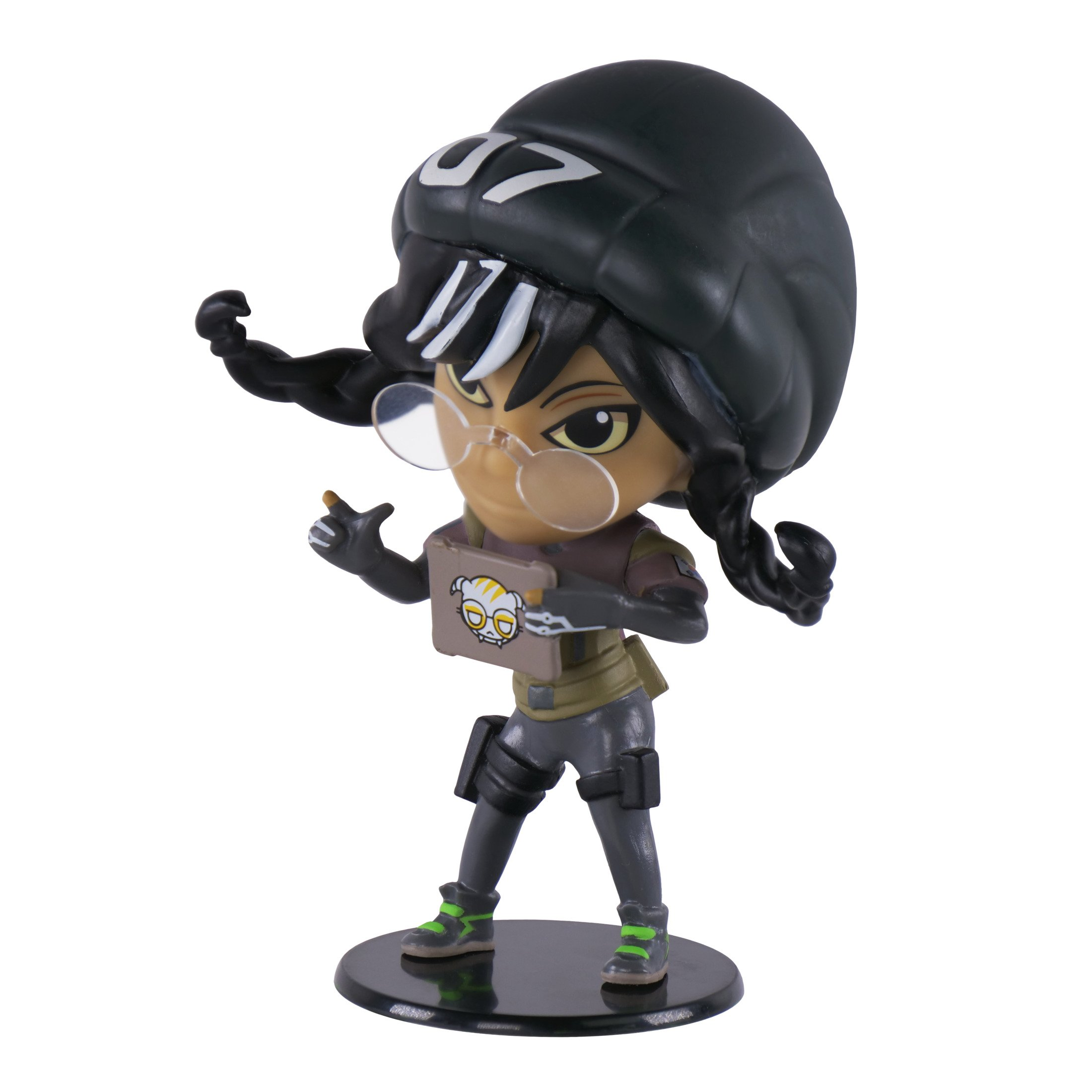 Eine Figur einer Zeichentrickfigur mit Brille und Helm. Es hat ein Logo auf der Brust.