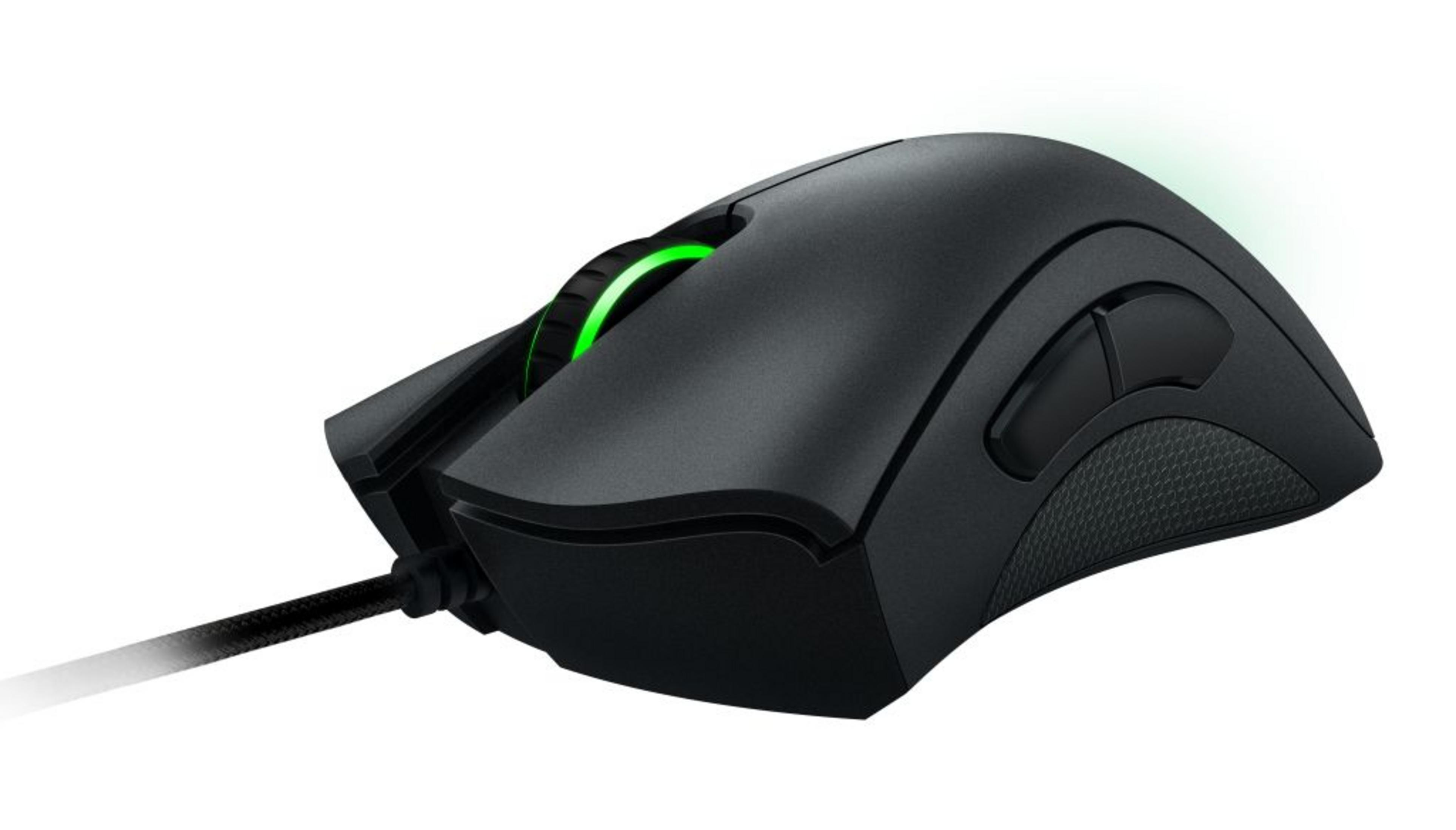 Schwarze Gaming-Maus. Grünes Licht am Scrollrad. Zwei Seitentasten.