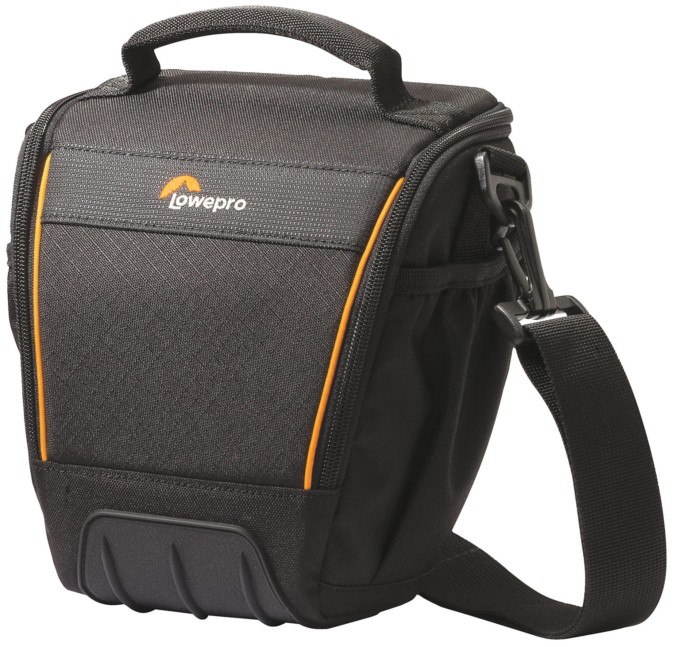 Schwarze Kameratasche mit orangefarbenem Besatz. Die Tasche hat einen Griff und einen Schultergurt.