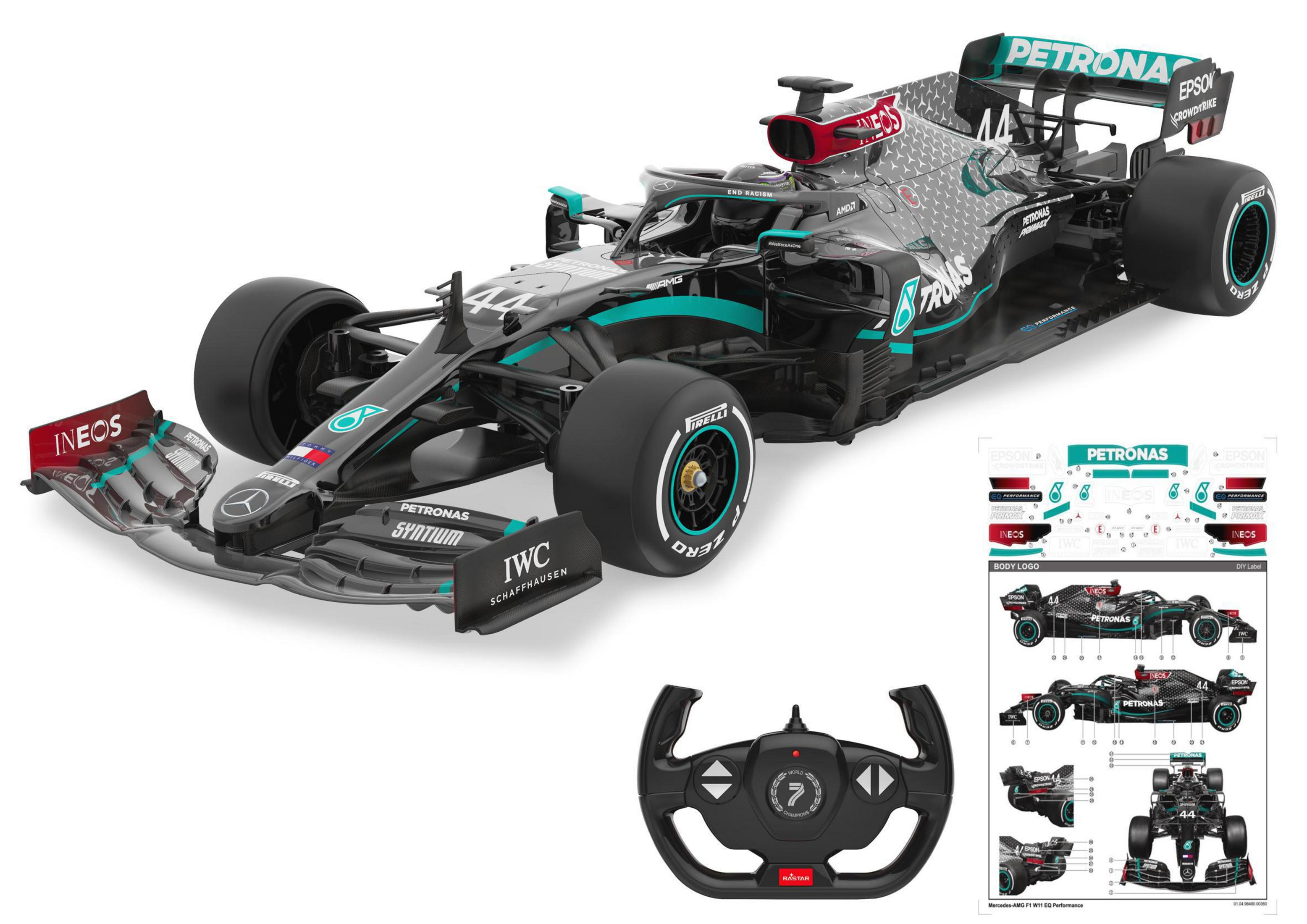 F1-Rennwagenmodell, Lenkrad und Aufkleber. Grau-schwarzes Auto mit Sponsoren. Weißer Hintergrund.