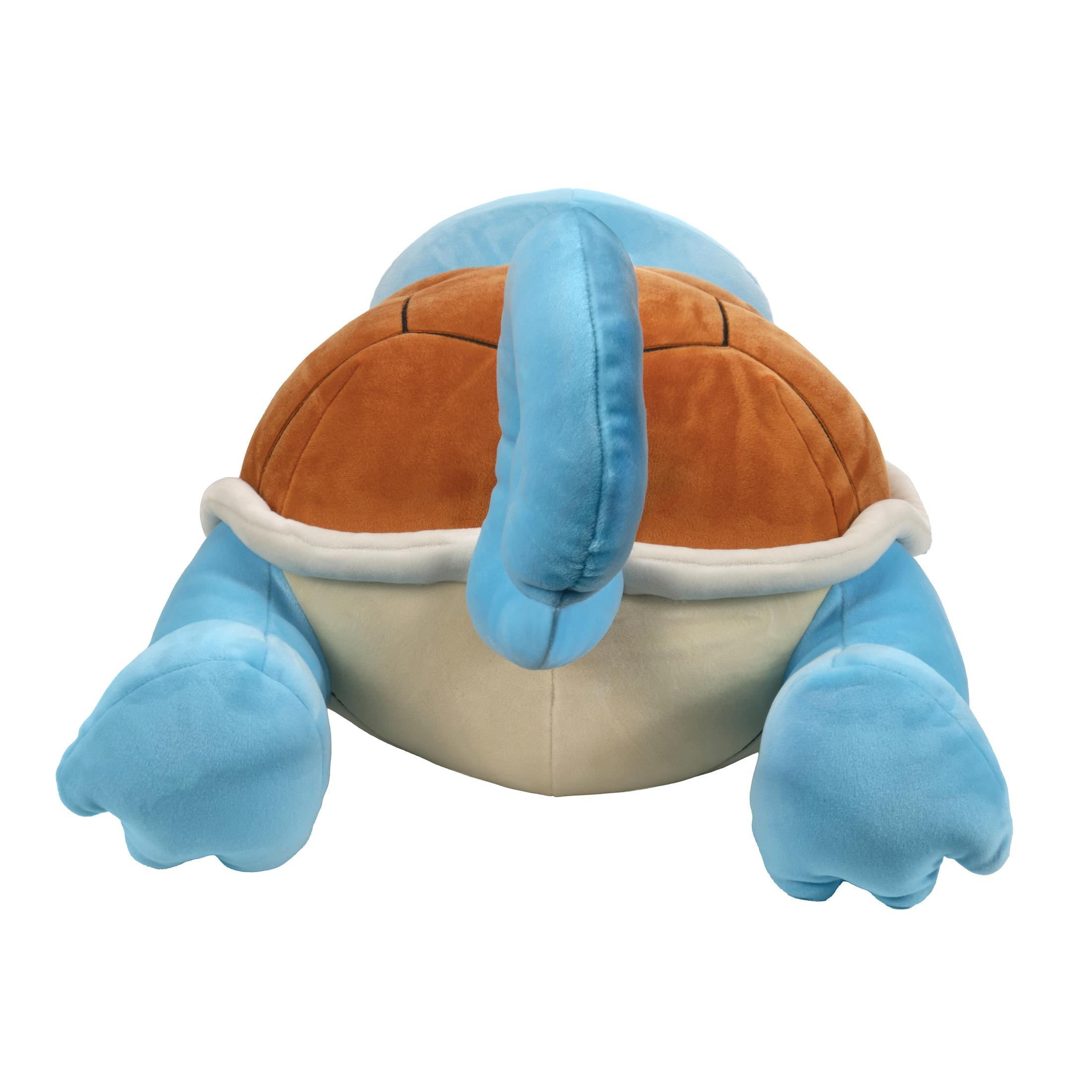 Blau-braune Plüschschildkröte, Rückansicht. Weißer Hintergrund.