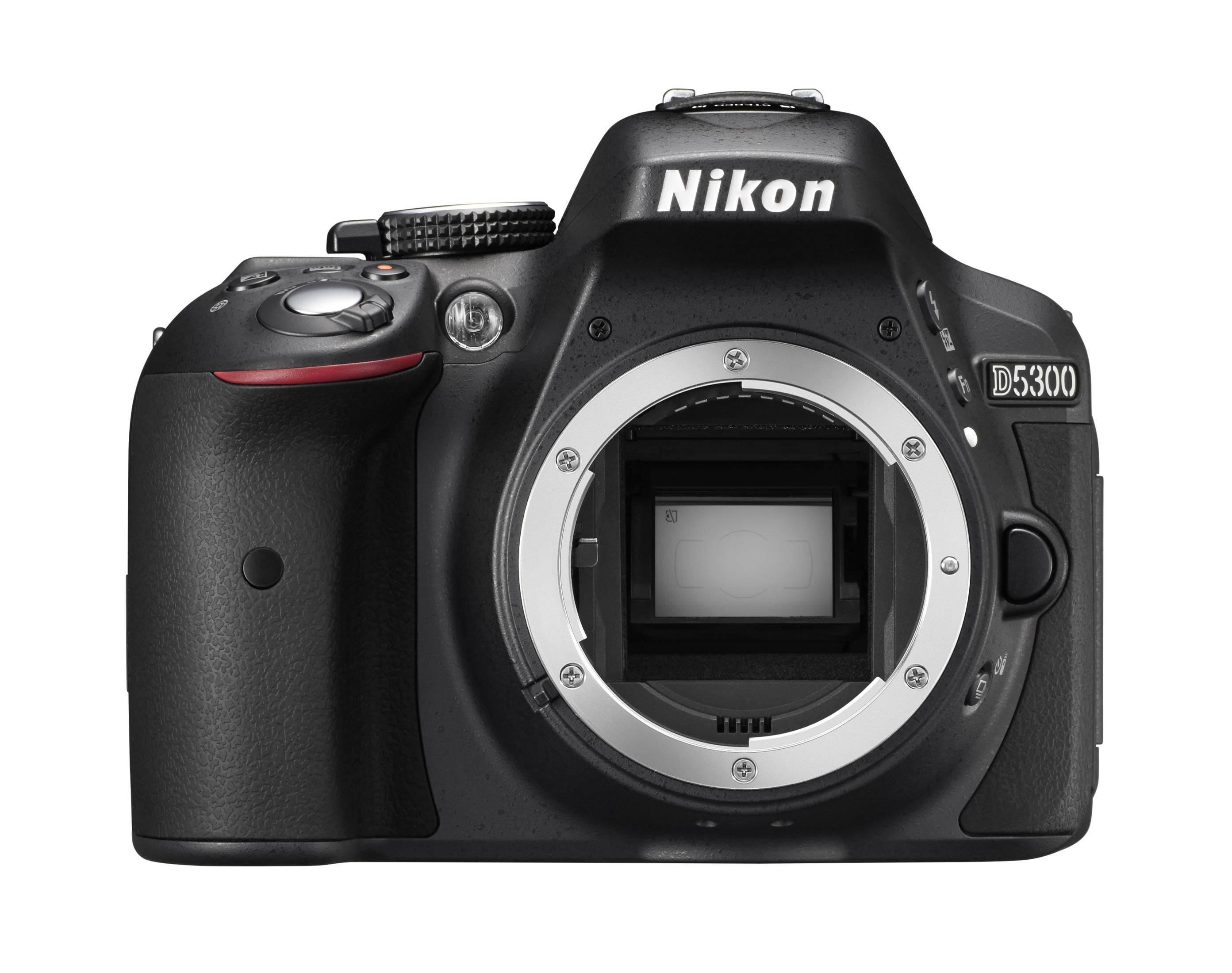 Eine schwarze Nikon D5300 Kamera mit Objektivanschluss, isoliert auf weißem Hintergrund.