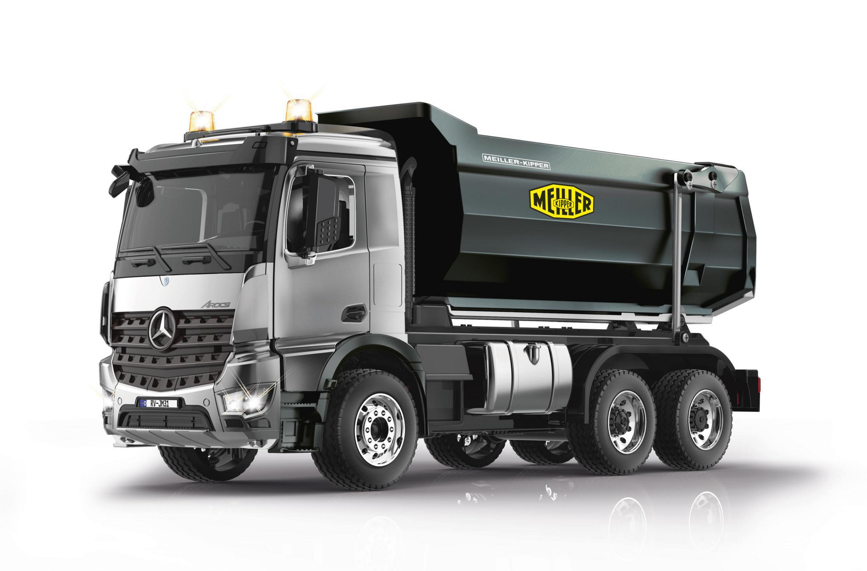 Ein silberner Mercedes-Benz Lkw mit schwarzer Ladefläche auf weißem Hintergrund.