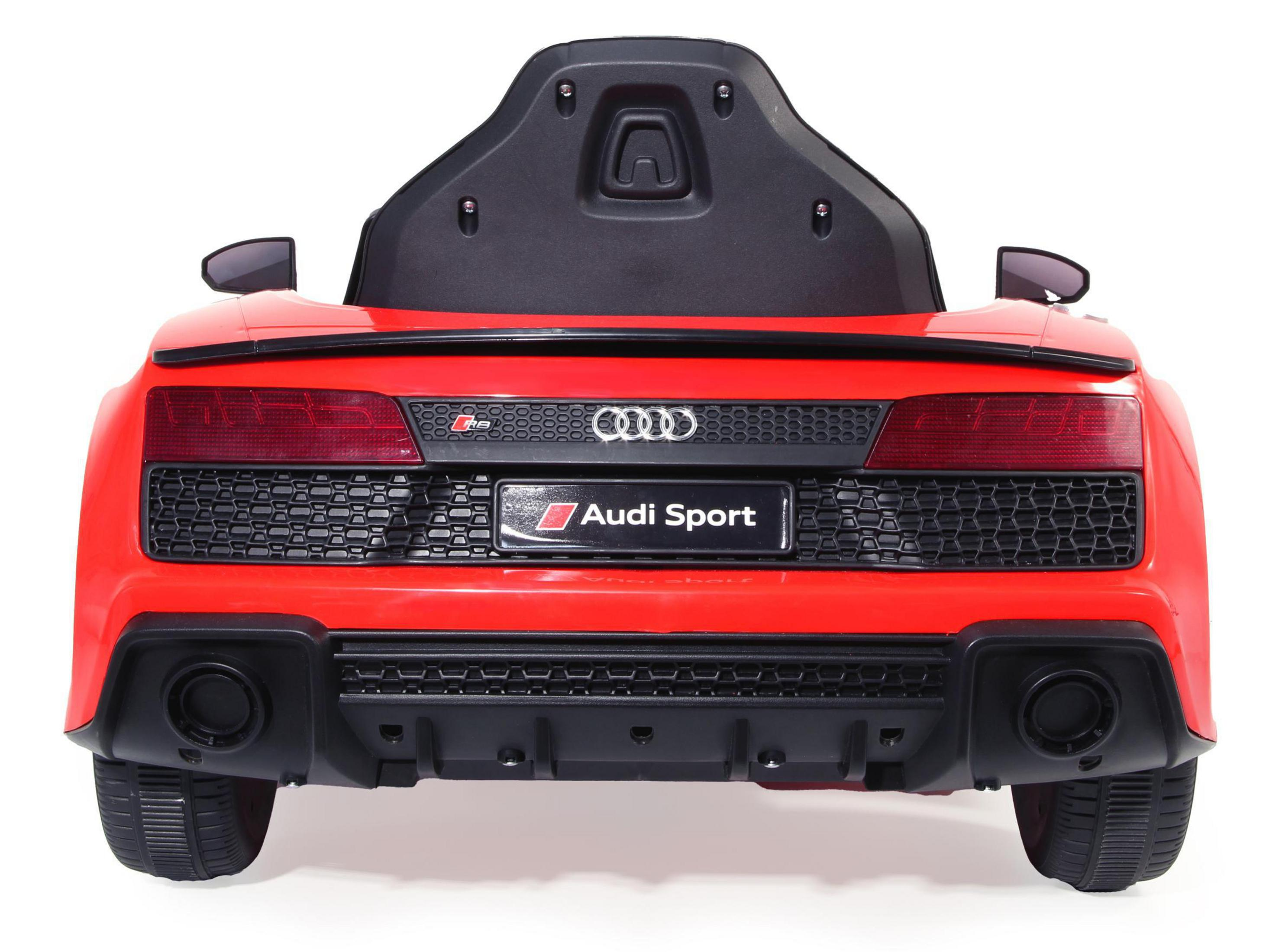 Rückansicht eines roten Audi-Spielzeugautos. Schwarze Details, Audi Sport Logo. Weißer Hintergrund.