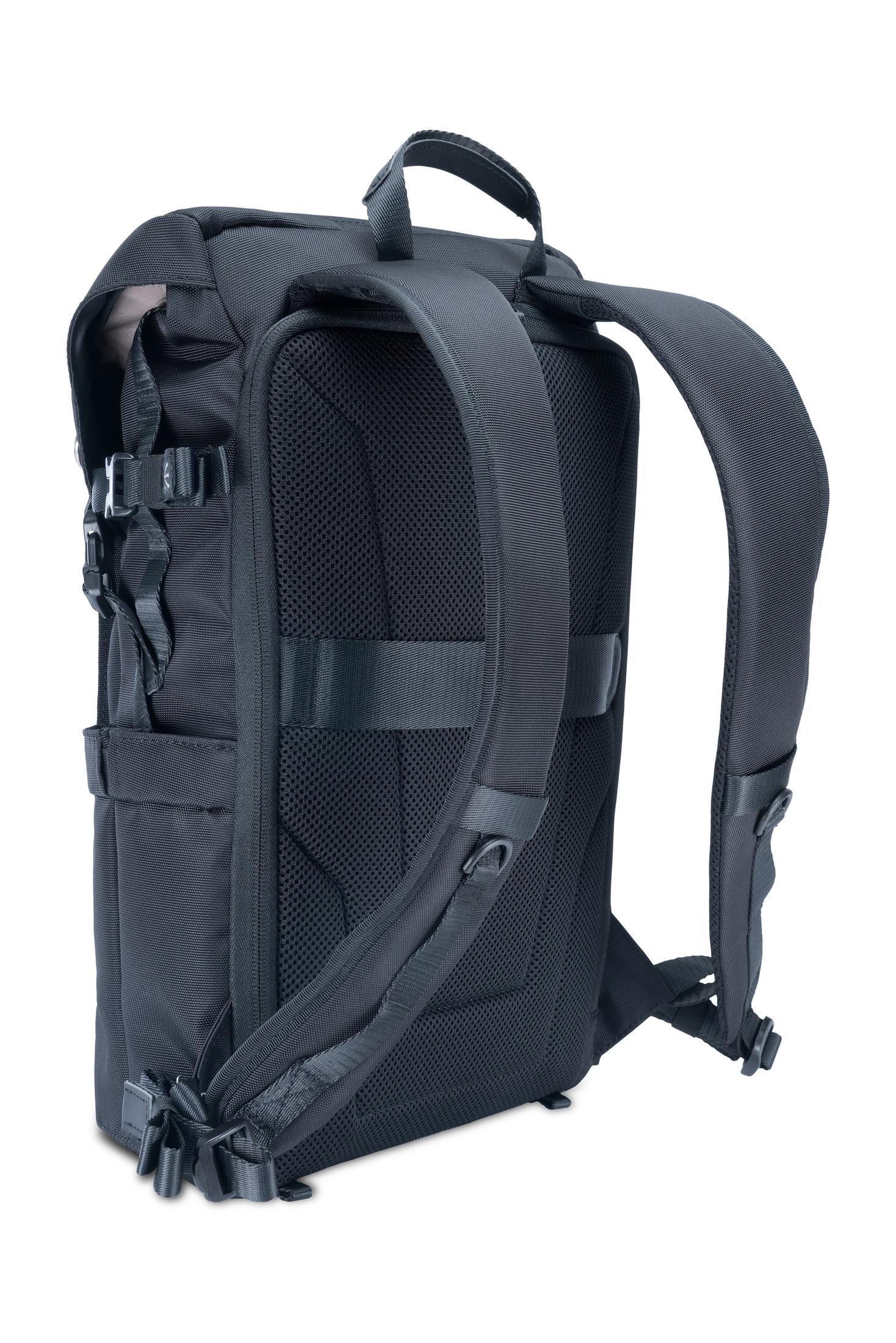 Sac à dos noir avec panneau dorsal en mesh et bretelles réglables.