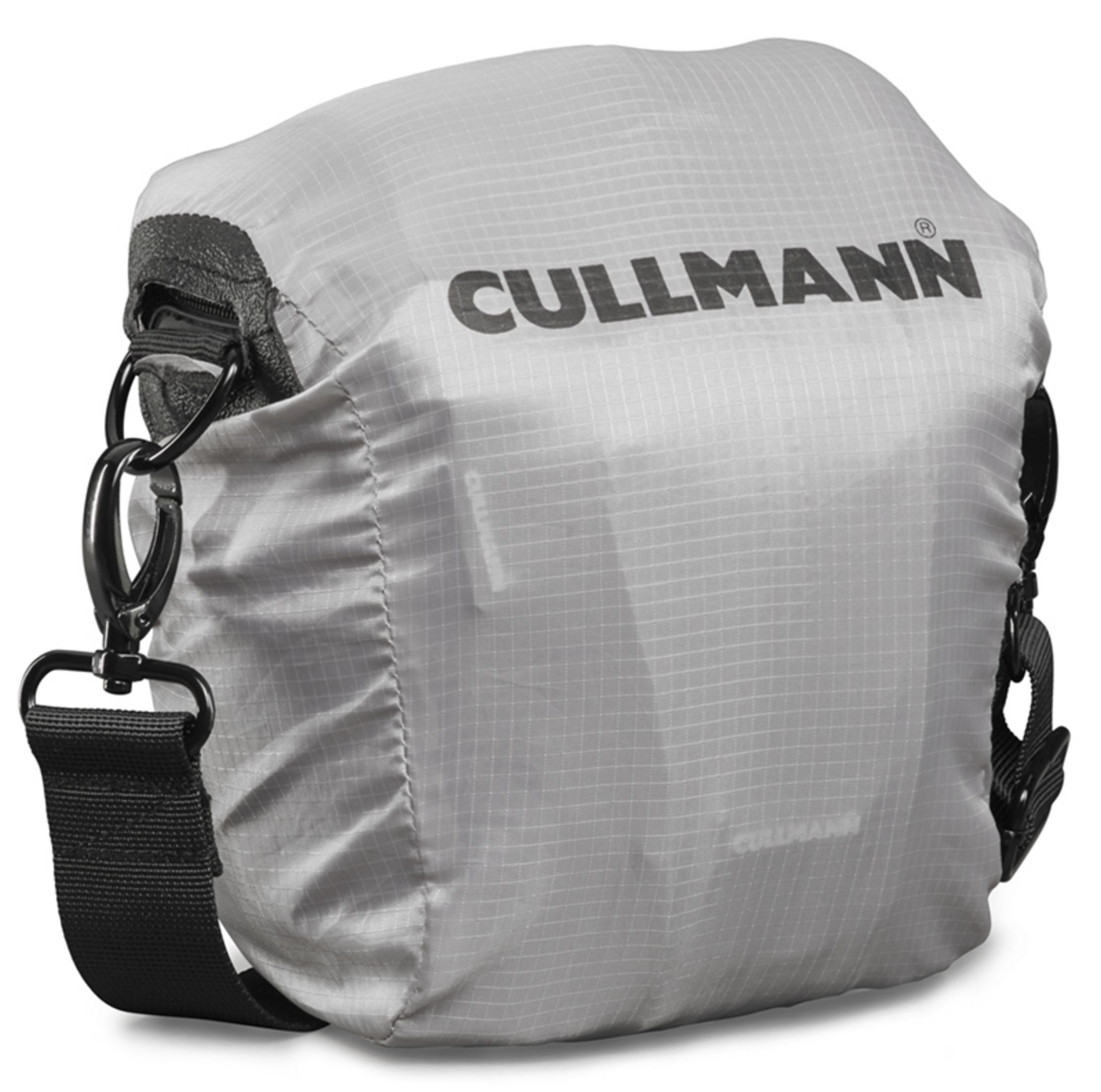 Graue Kameratasche mit schwarzem Gurt. Das Wort CULLMANN ist auf die Tasche gedruckt.