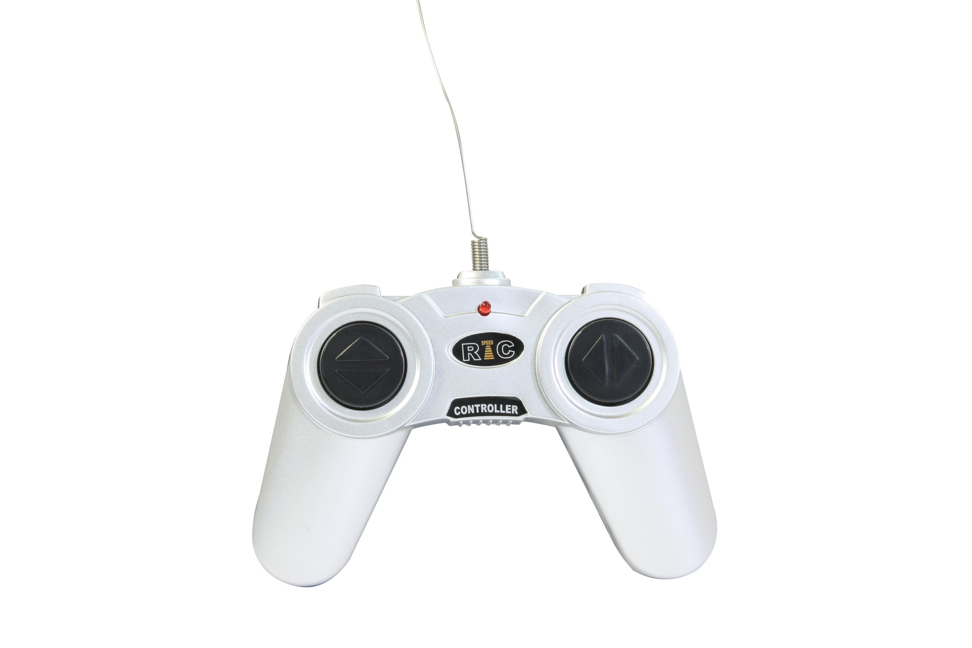 Srebrny kontroler do gier z czarnymi przyciskami, czerwonym światłem i dołączonym przewodem, na białym tle.