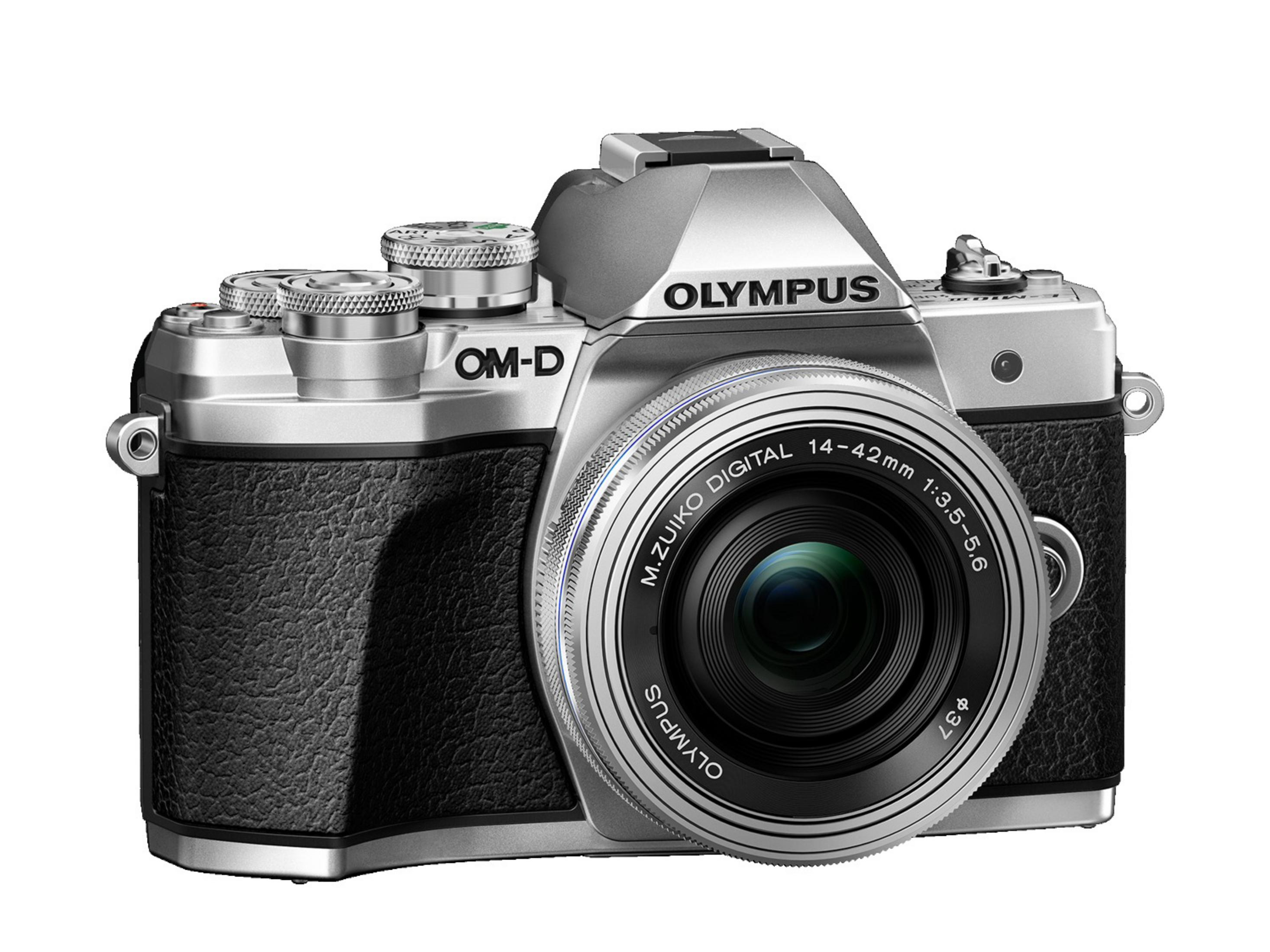 Silberne und schwarze Olympus OM-D Kamera mit Objektiv, vor weißem Hintergrund.