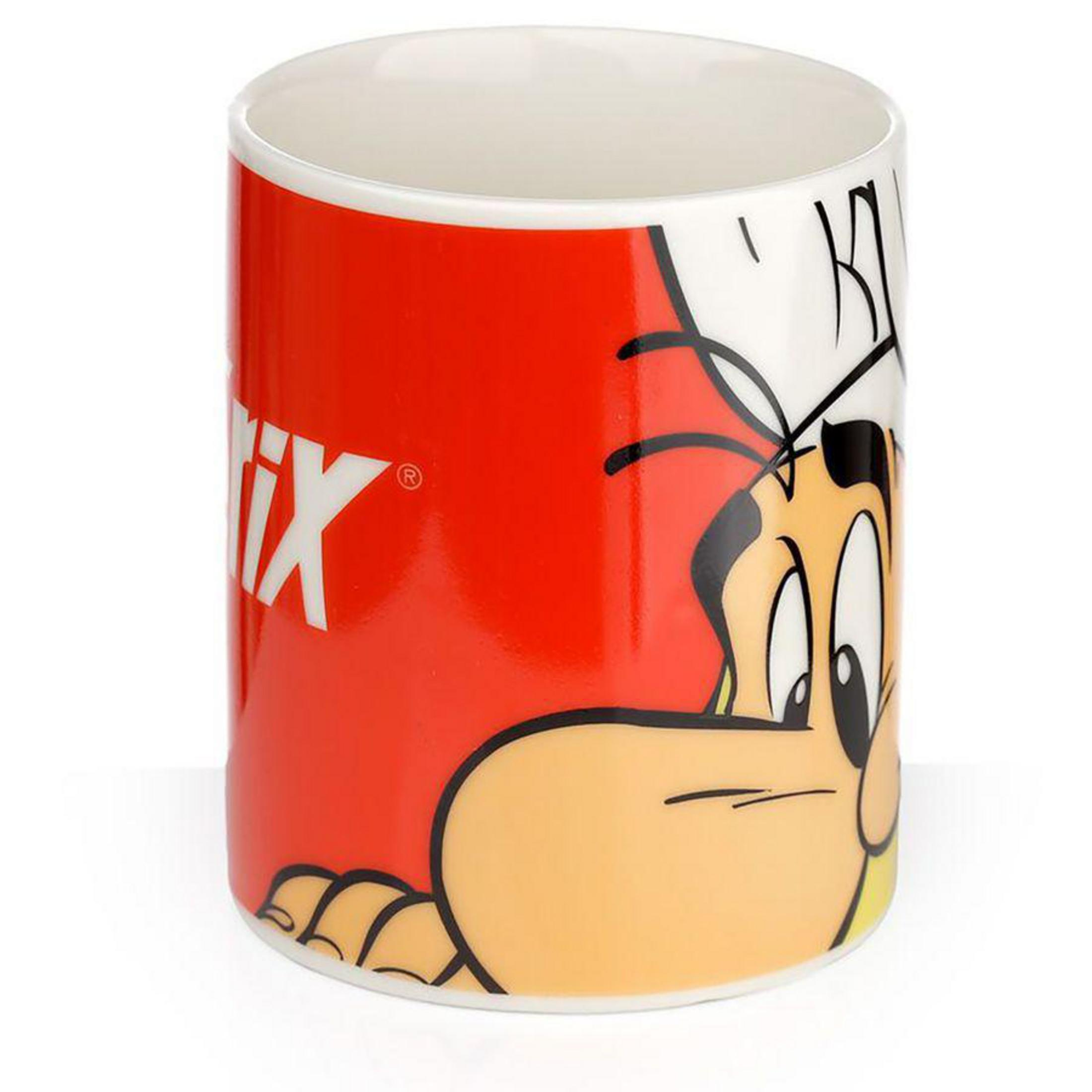Tasse mit Asterix-Figur. Roter Hintergrund, weißer Text.
