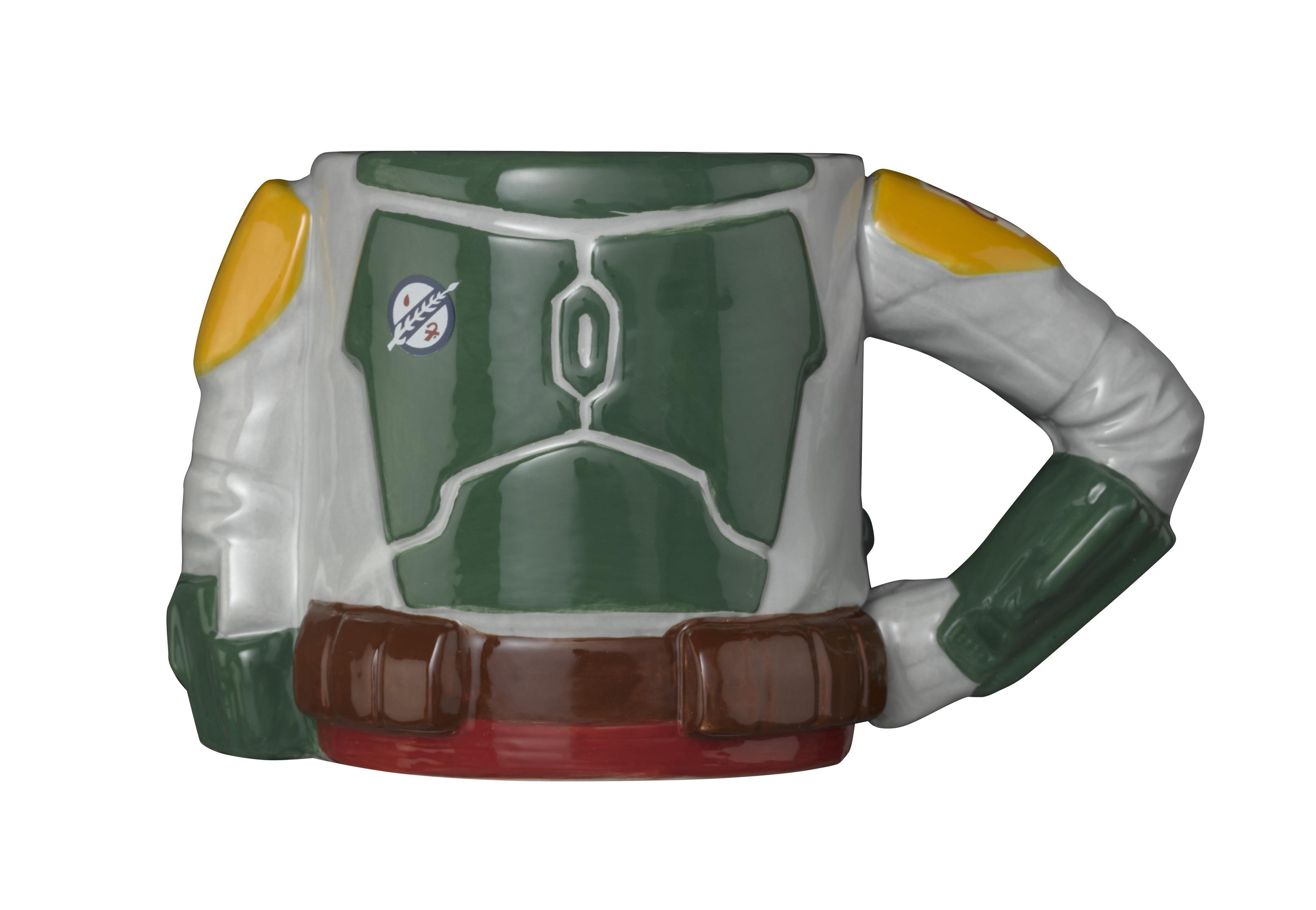 Eine Tasse in Form von Boba Fetts Rüstung, mit grünen, weißen und gelben Farben.