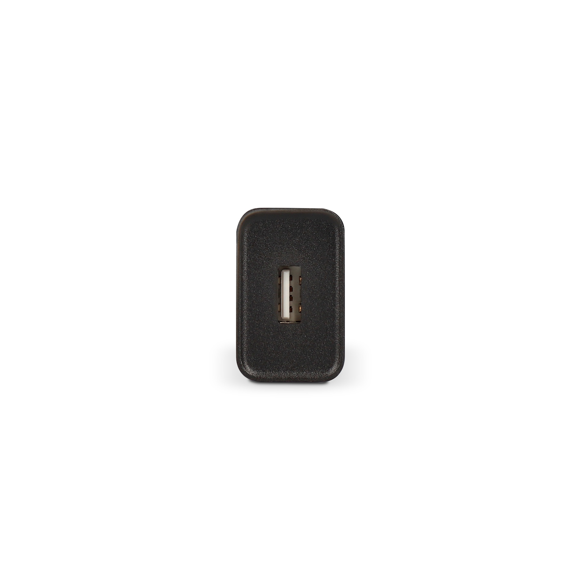 Cargador negro con puerto USB. Está sobre un fondo blanco.