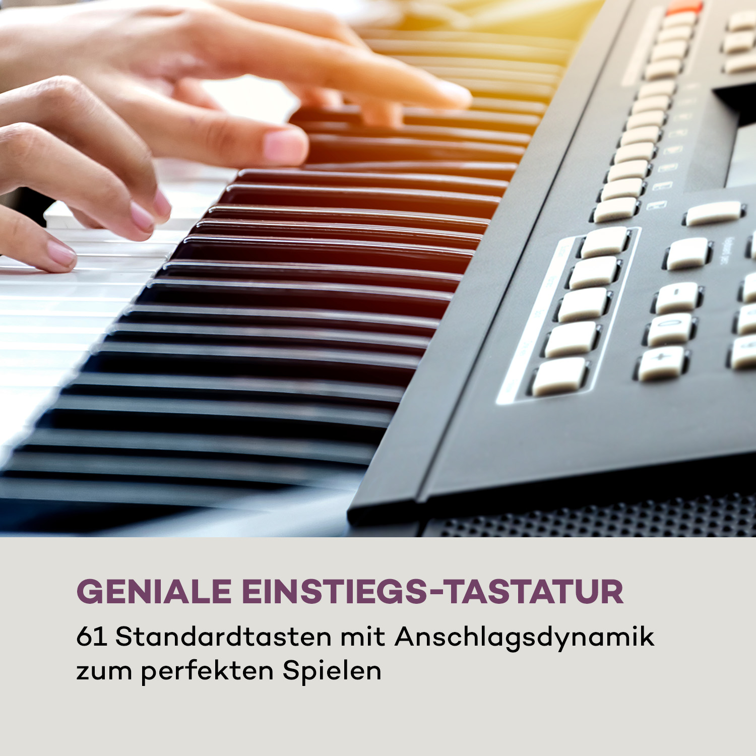 Hände spielen eine Tastatur mit Text am unteren Rand. Text lautet "GENIALE EINSTIEGS-TASTATUR".