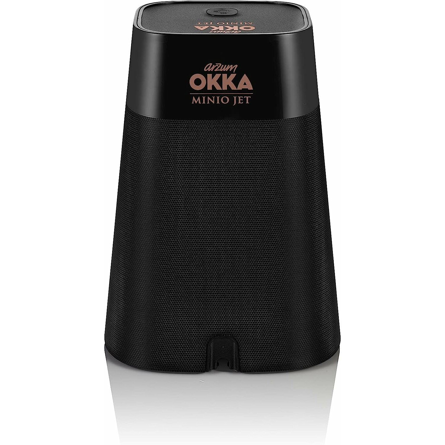 Ein schwarzer, zylindrischer Arzum Okka Minio Jet Kaffeekocher.