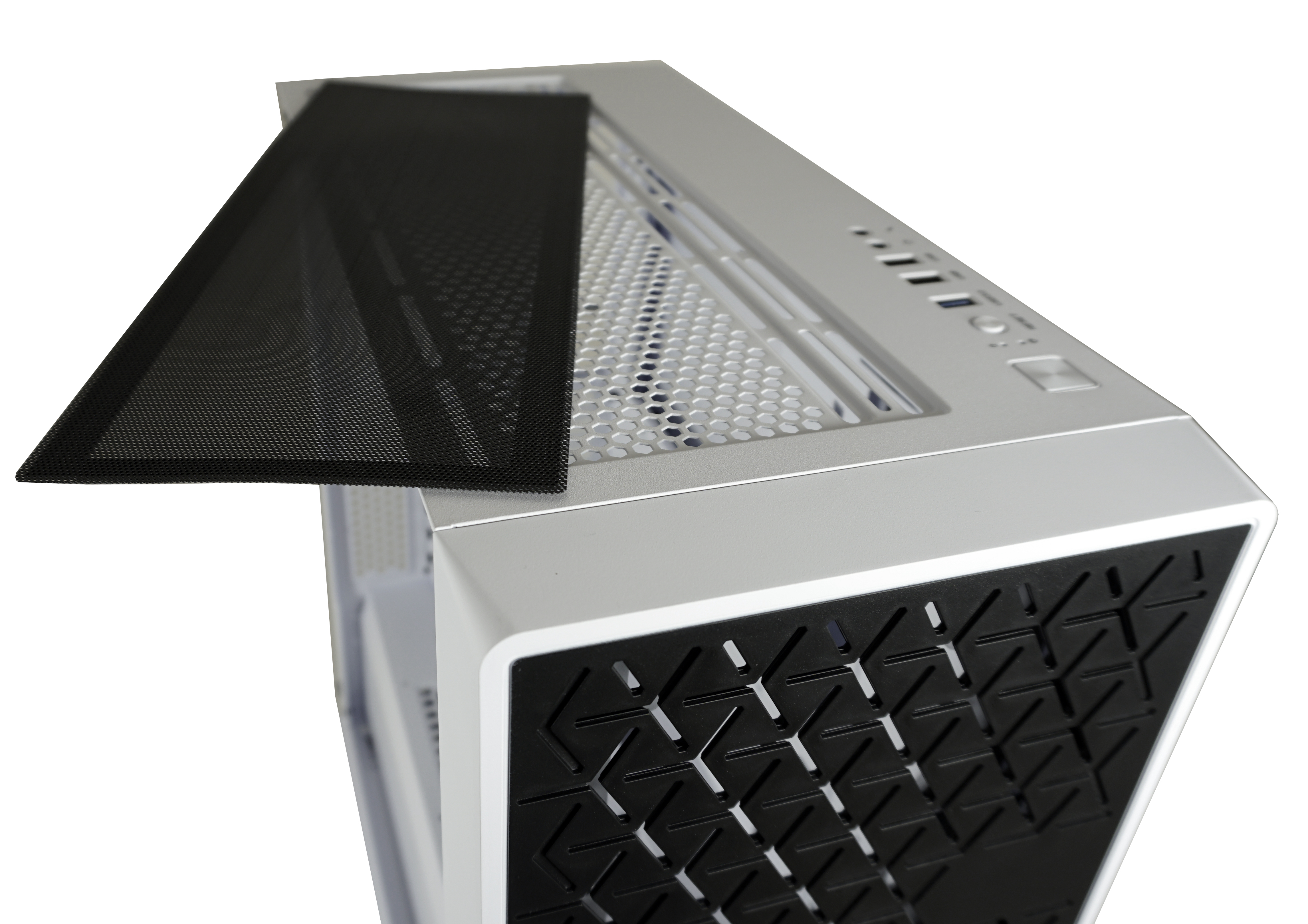 Un primo piano di un case di computer con un filtro a rete.