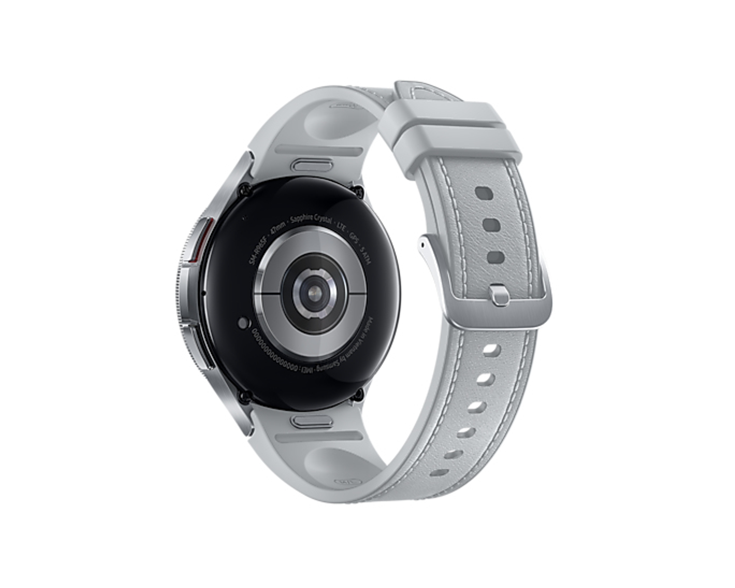 Een smartwatch met een lichtgrijze band, van onderaf gezien, op een witte achtergrond.