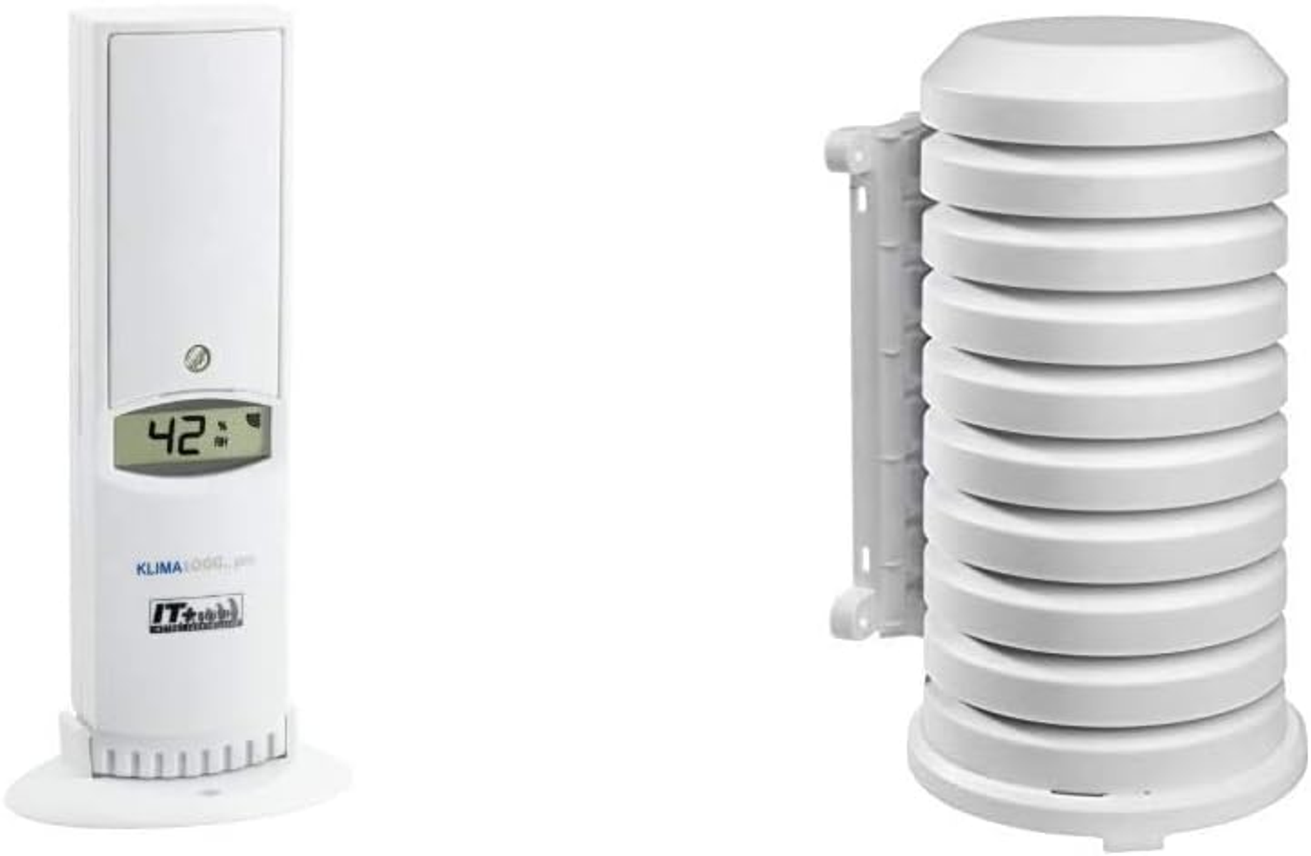 Eine weiße Wetterstation und ein weißer Außensensor. Die Station zeigt 42 an.
