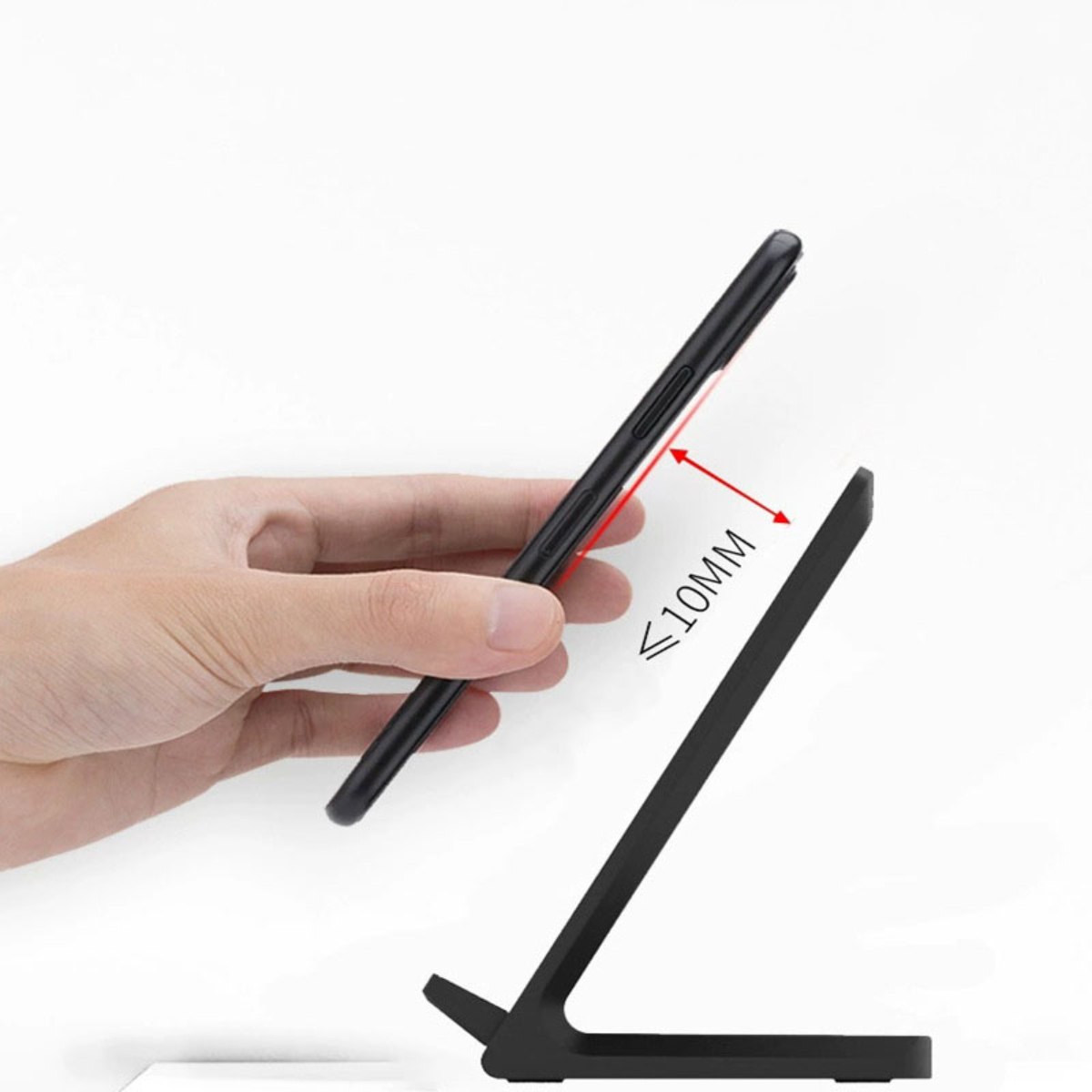 Ein schwarzes Smartphone wird mit einem roten Pfeil auf seine Seite und einem Ständer gezeigt.