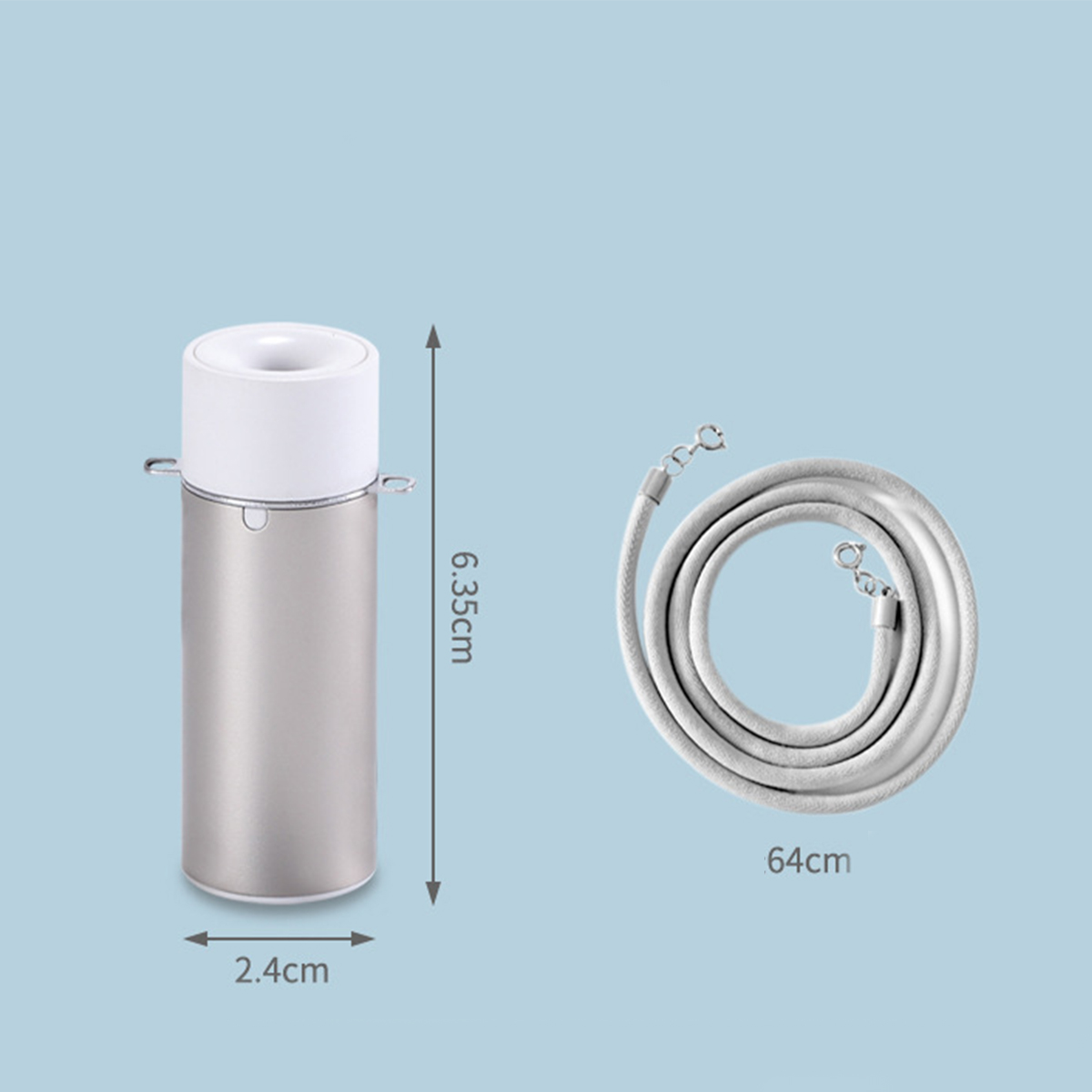 Zylinderförmiges Objekt in Silber und Weiß mit weißem Deckel. Auf der rechten Seite ein weißes Kabel.