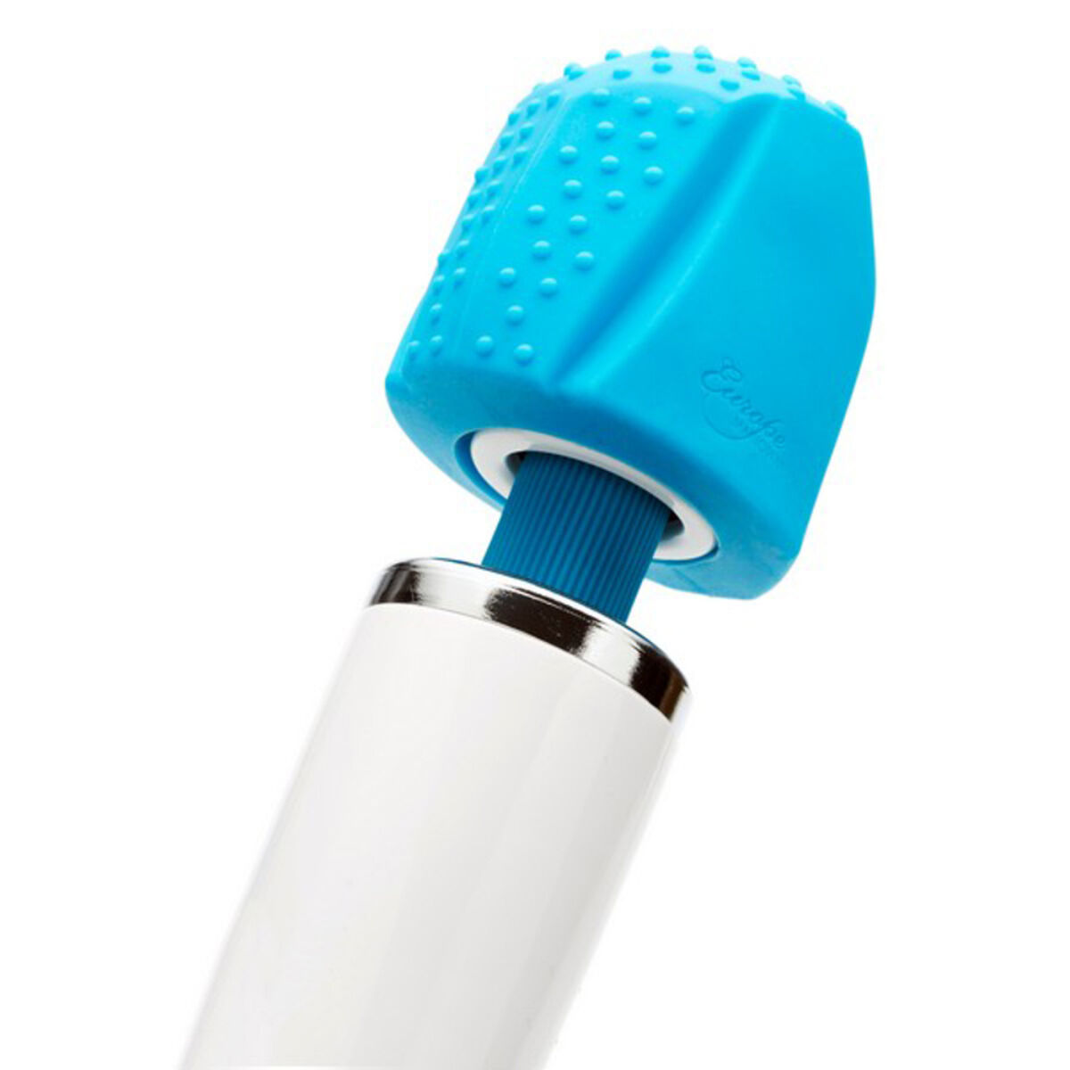 Ein blauer Vibratorkopf mit strukturierter Oberfläche. Er ist an einem weißen Vibratorgriff befestigt.