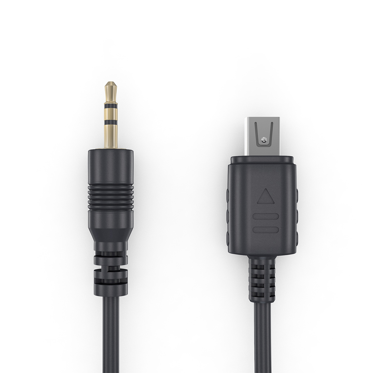 Nahaufnahme eines schwarzen Kabels mit 3,5-mm-Klinke und USB-Anschluss auf weißem Hintergrund.