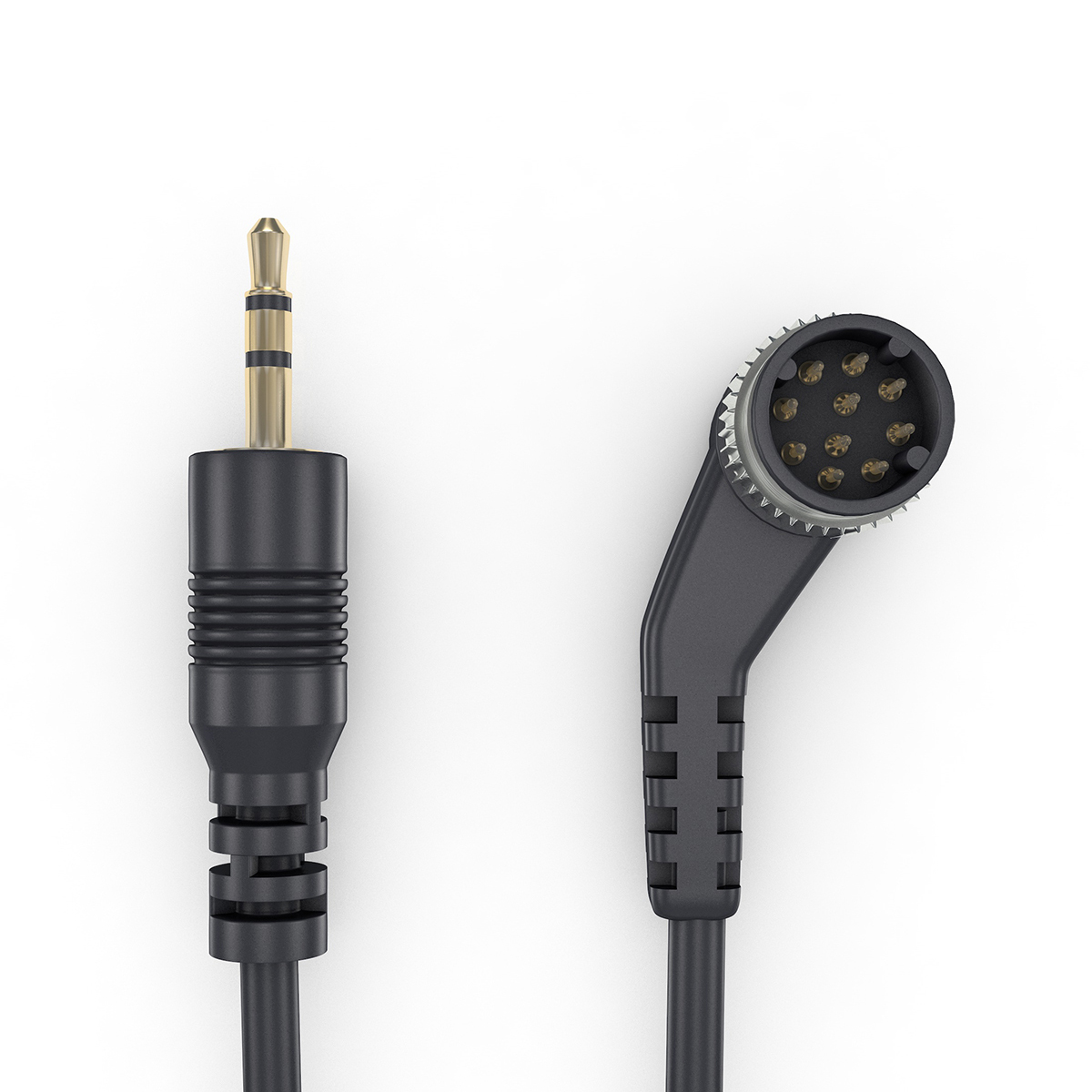 Ein schwarzer Audioanschluss mit Goldspitze und ein schwarzer Stecker mit mehreren Pins.