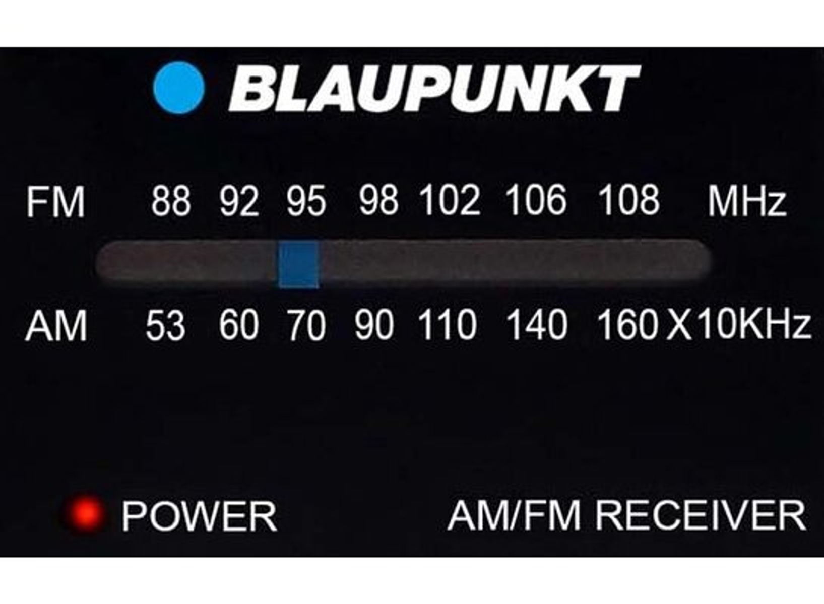 Ricevitore AM/FM Blaupunkt nero con indicatore blu e visualizzazione della frequenza in bianco.