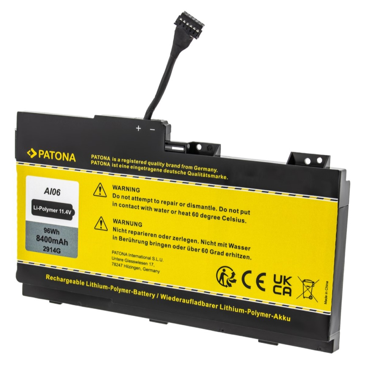 Ein schwarzes und gelbes Akku-Pack mit Text und Warnhinweisen. Ein schwarzer Stecker ist angebracht.