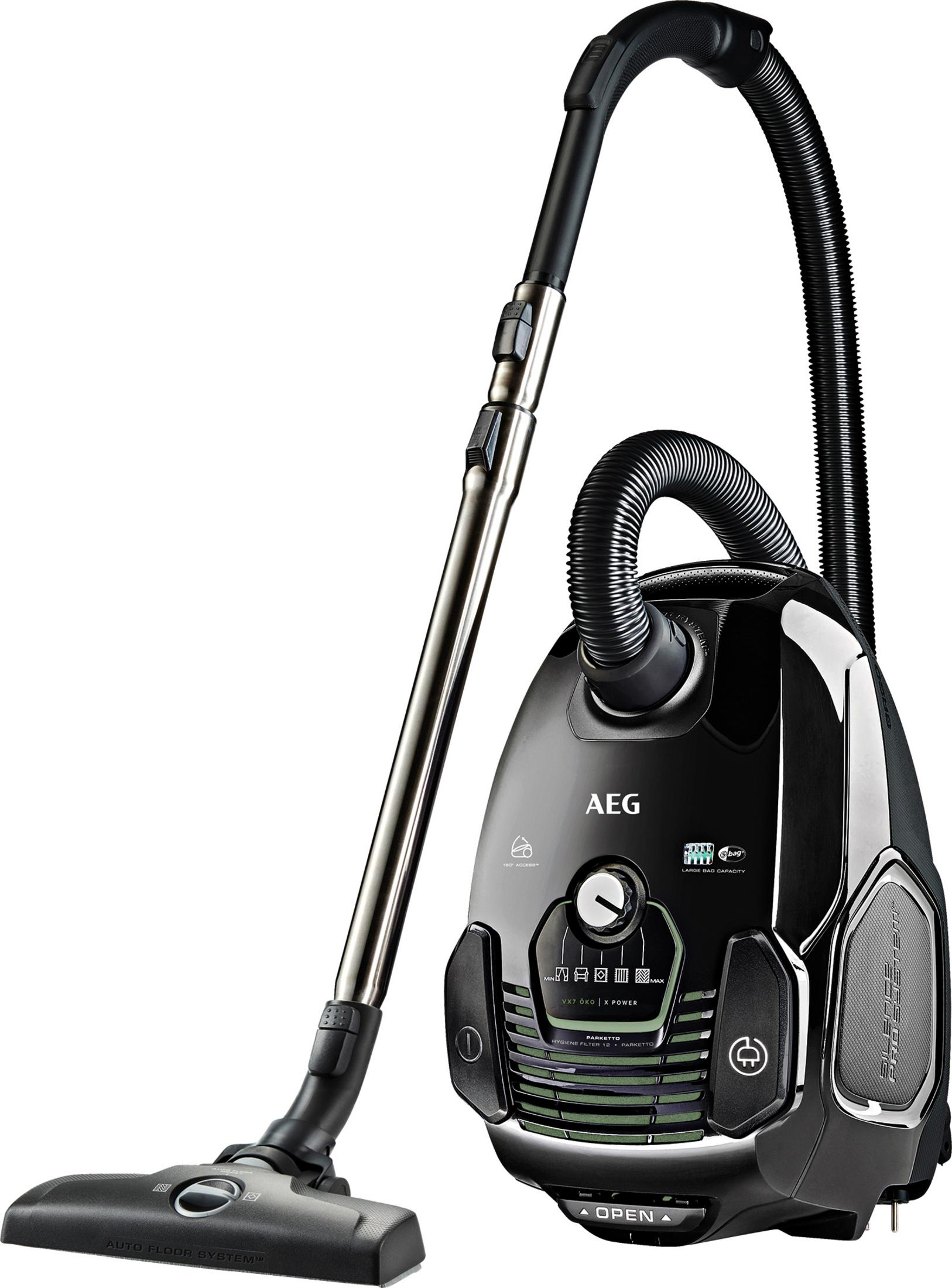 Aspiradora AEG negra con tubo plateado extensible y cabezal de limpieza.
