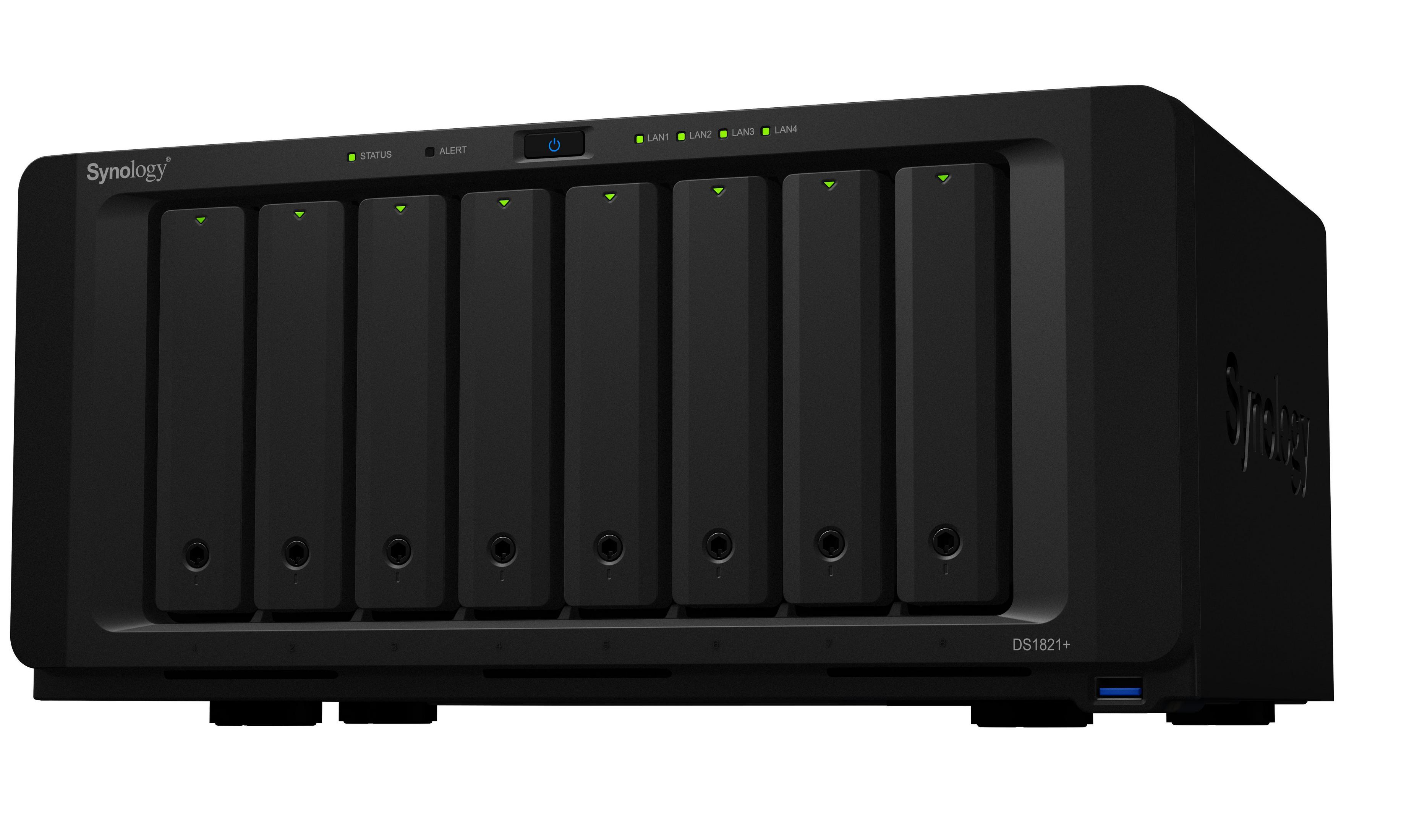 NAS Synology negro con 8 bahías. Luces de estado, alerta y encendido visibles.