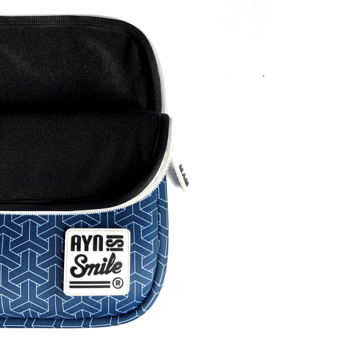 Funda para portátil con estampado azul y blanco, cremallera blanca e interior negro.