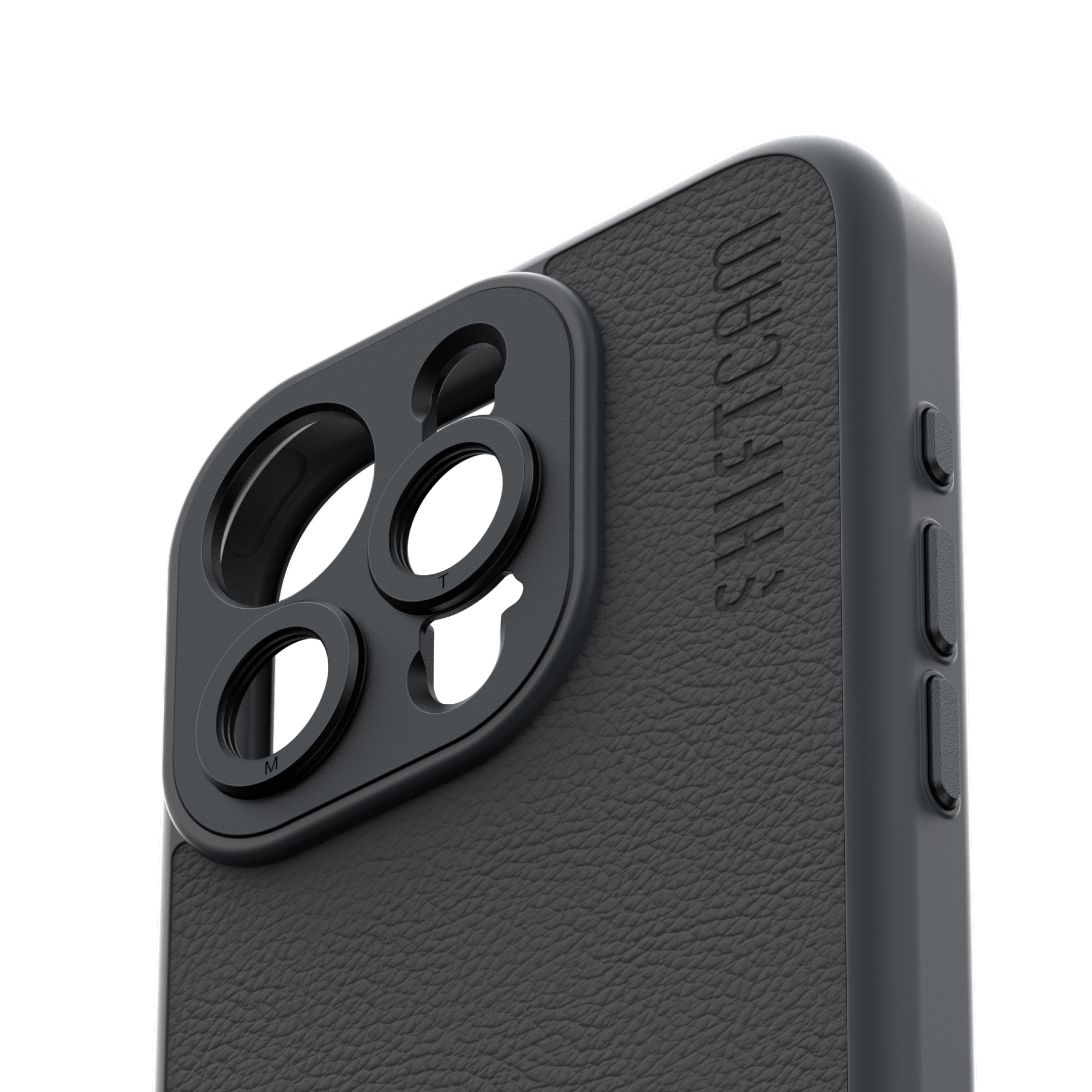 Eine schwarze Handyhülle mit Linsenschutz, befestigt an einem schwarz ledertexturierten Telefon.