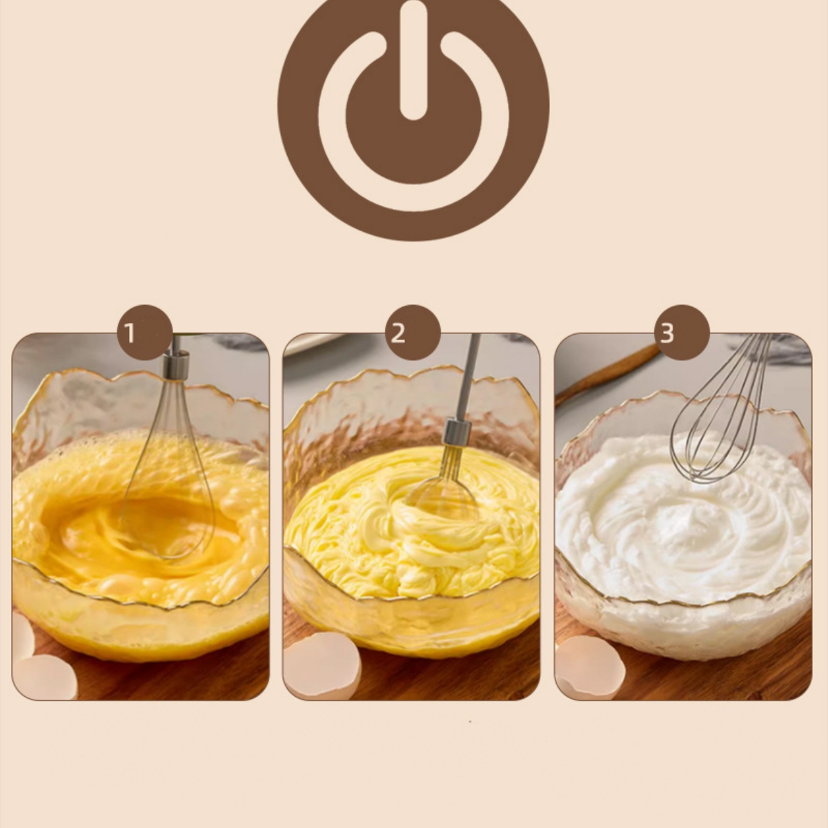 Drei Stufen des Eierverquirlens: gelb, cremig und geschlagen. Ein Handmixer ist in jeder Stufe zu sehen.