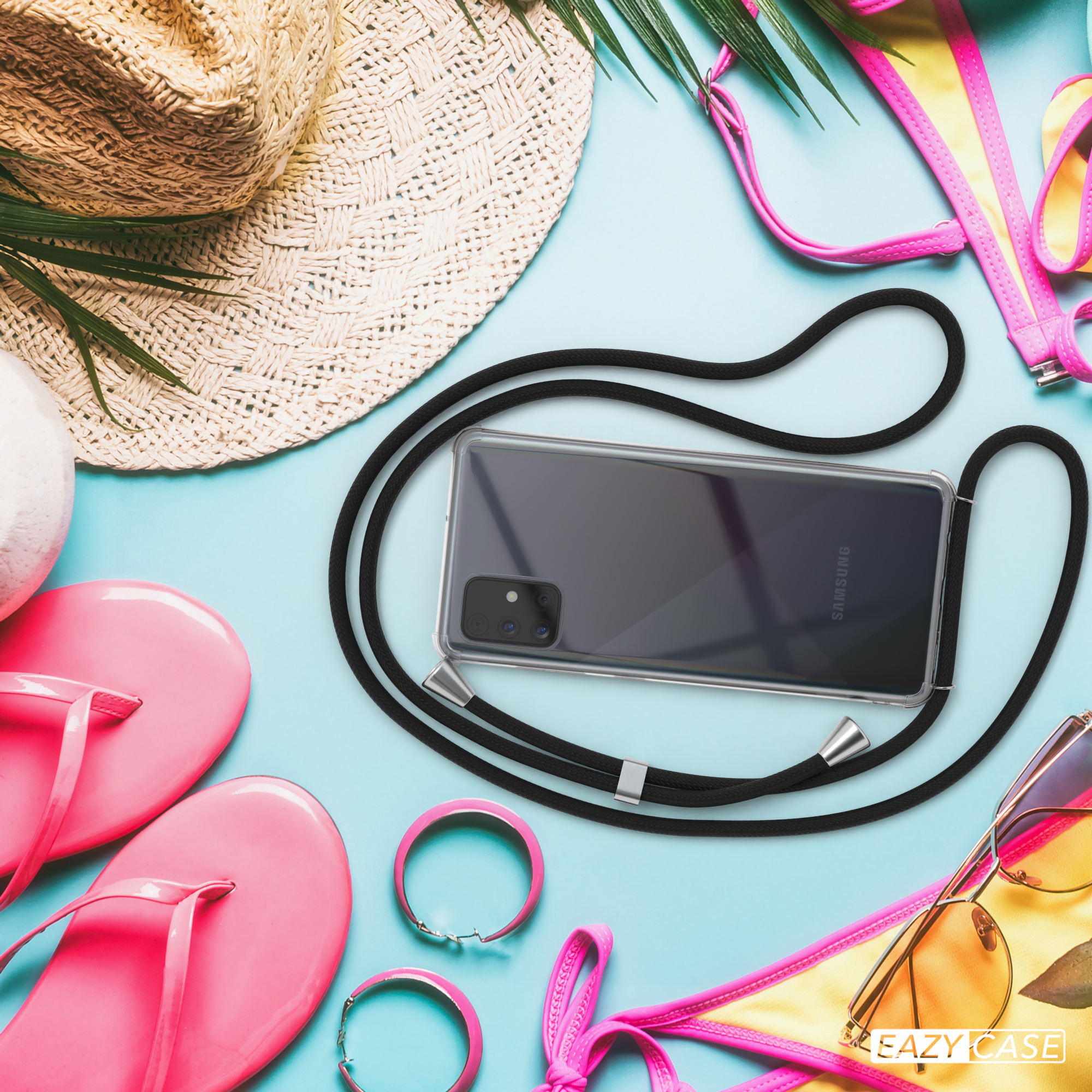 Telefon mit schwarzem Lanyard, Sonnenbrille und Strandaccessoires. Das Eazy Case-Logo ist unten.