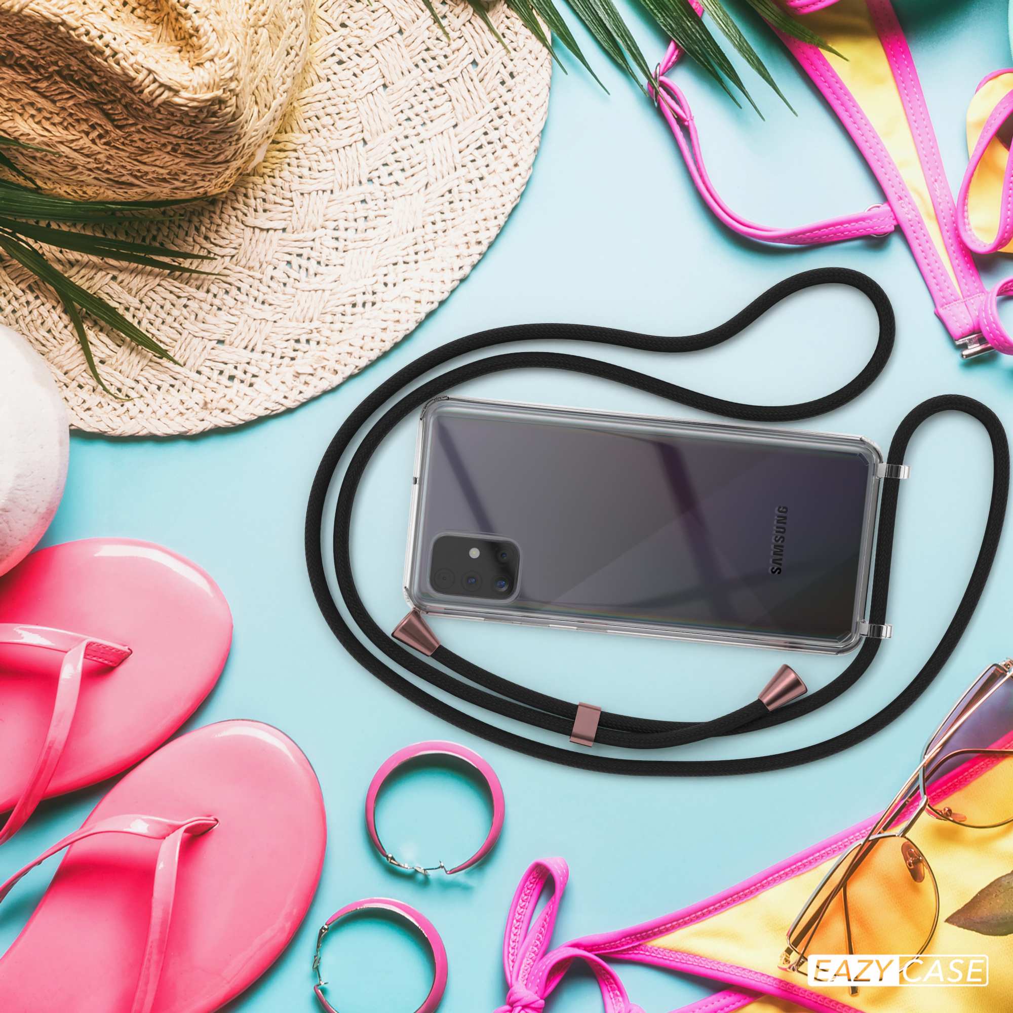 Telefon in Hülle, Strandszene mit Flip-Flops, Strohhut und Sonnenbrille.