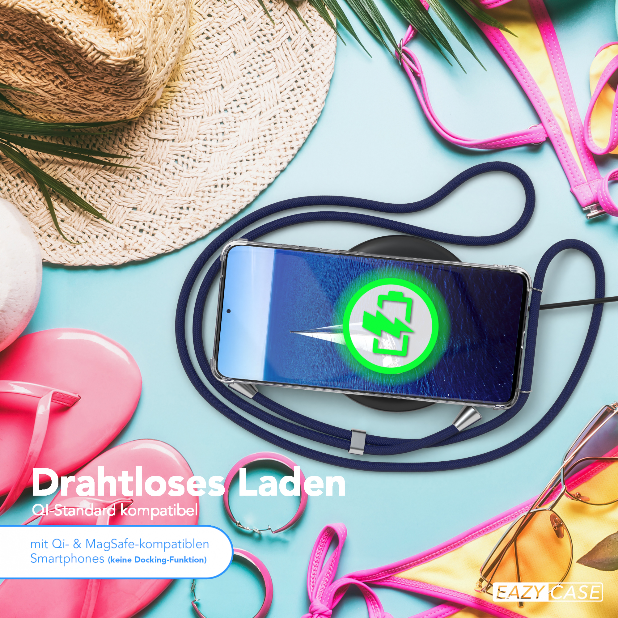 Telefon auf kabellosem Ladegerät, Strandszene mit Hut, Flip-Flops und Sonnenbrille.