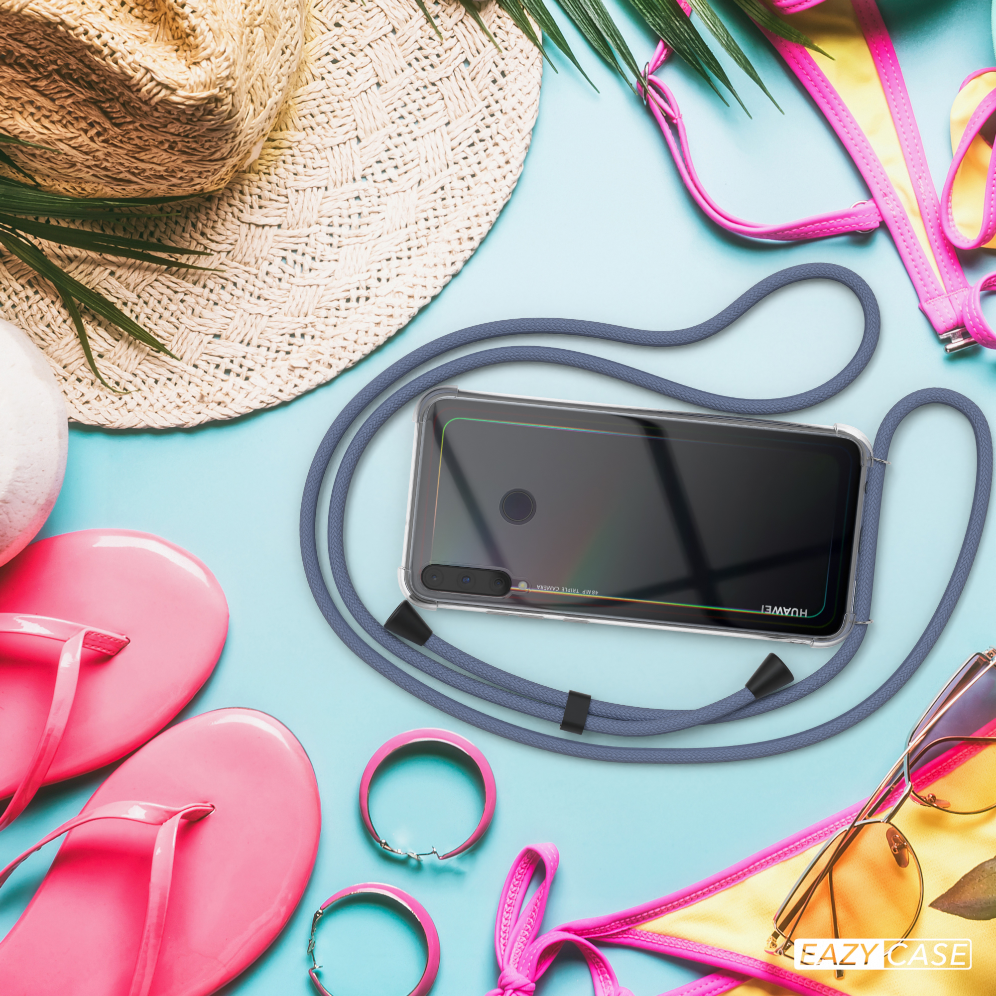 Eine Handyhülle mit Huawei-Telefon, Sonnenbrille, rosa Accessoires und Strohhut auf blauem Untergrund.