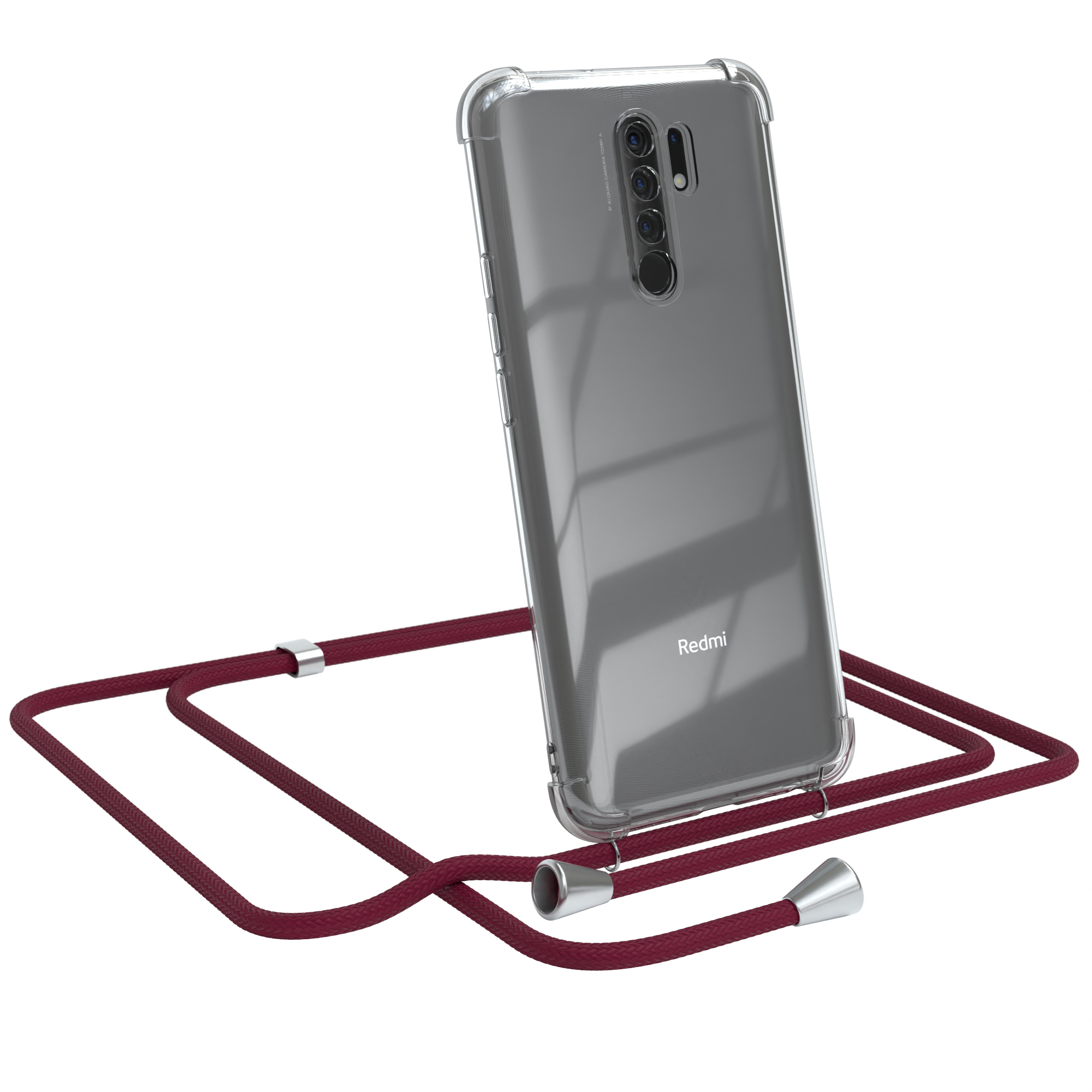 Telefon in klarer Hülle mit weinrotem Umhängeband. Telefon geneigt, Kameras zeigend. Weißer Hintergrund.