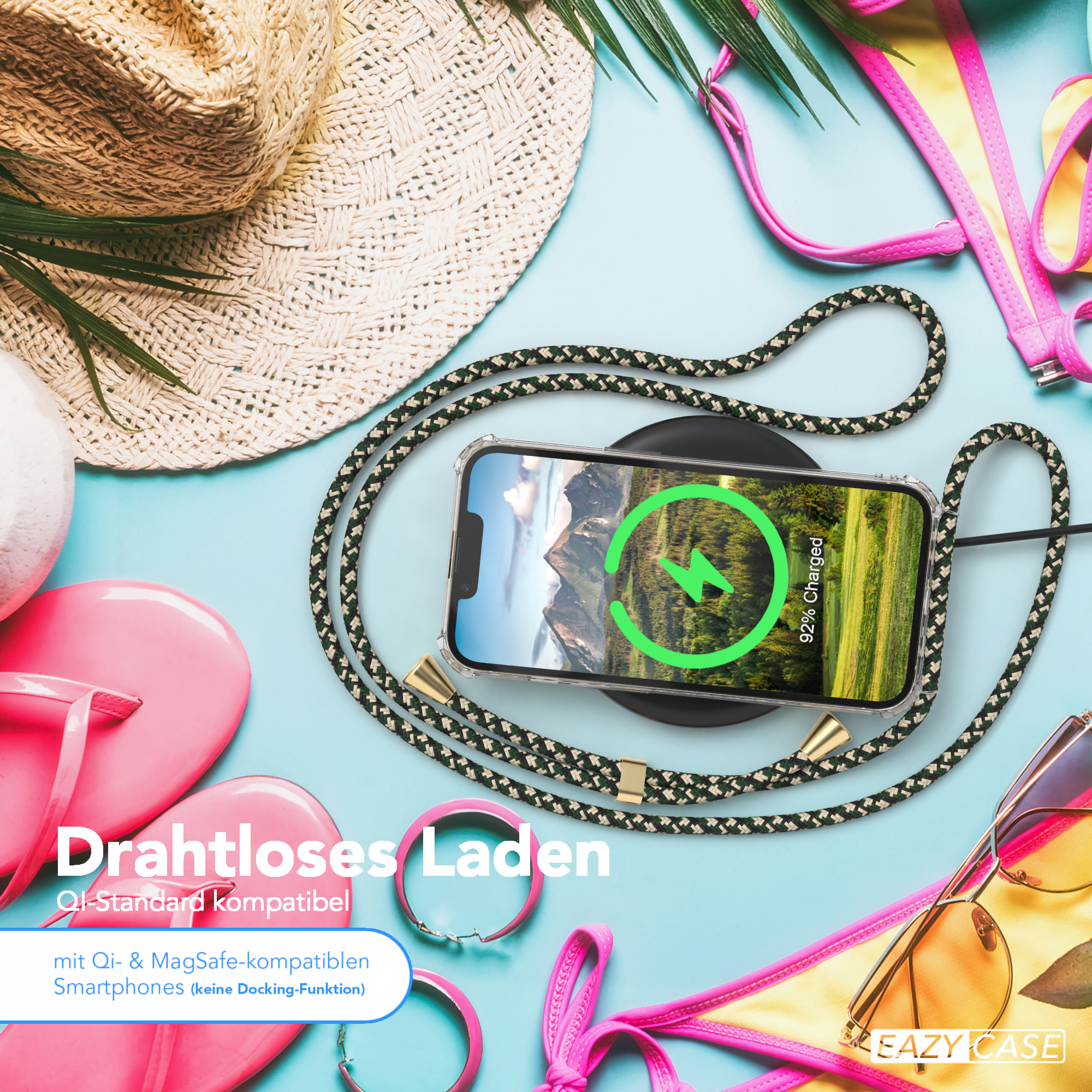 Telefon, der drahtlos auf blauem Hintergrund mit Strandartikeln geladen wird.