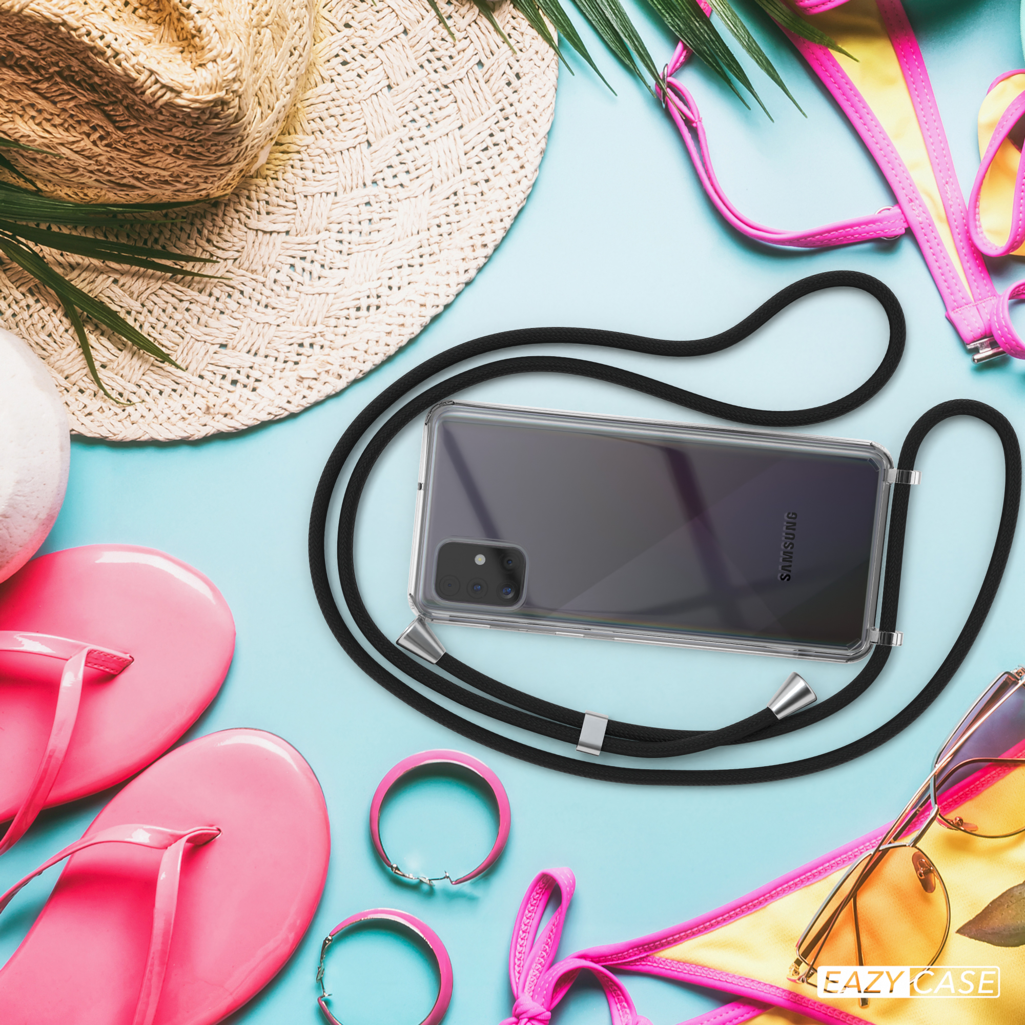 Telefon mit Hülle, Strandartikel: Hut, rosa Flip-Flops, Sonnenbrille, Armband und Bikini.