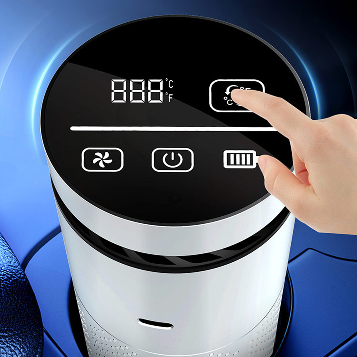 Nahaufnahme eines Geräts mit Digitalanzeige, die Temperatur und Tasten zeigt.
