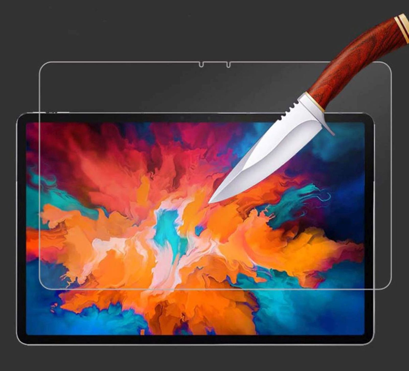 Ein Messer schneidet durch eine Displayschutzfolie auf einem Tablet.