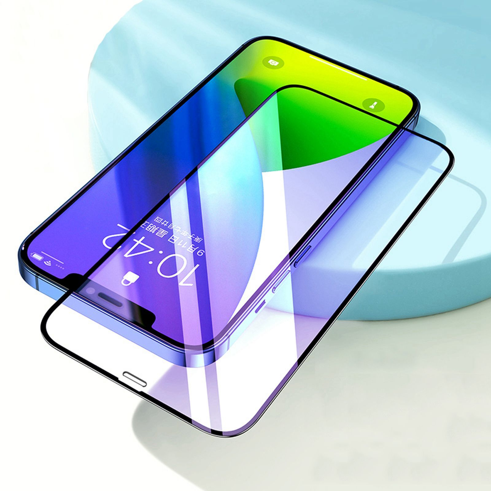 Zwei Telefone mit Displayschutzfolien. Ein Telefon ist blau, das andere ist ein klarer Schutz.