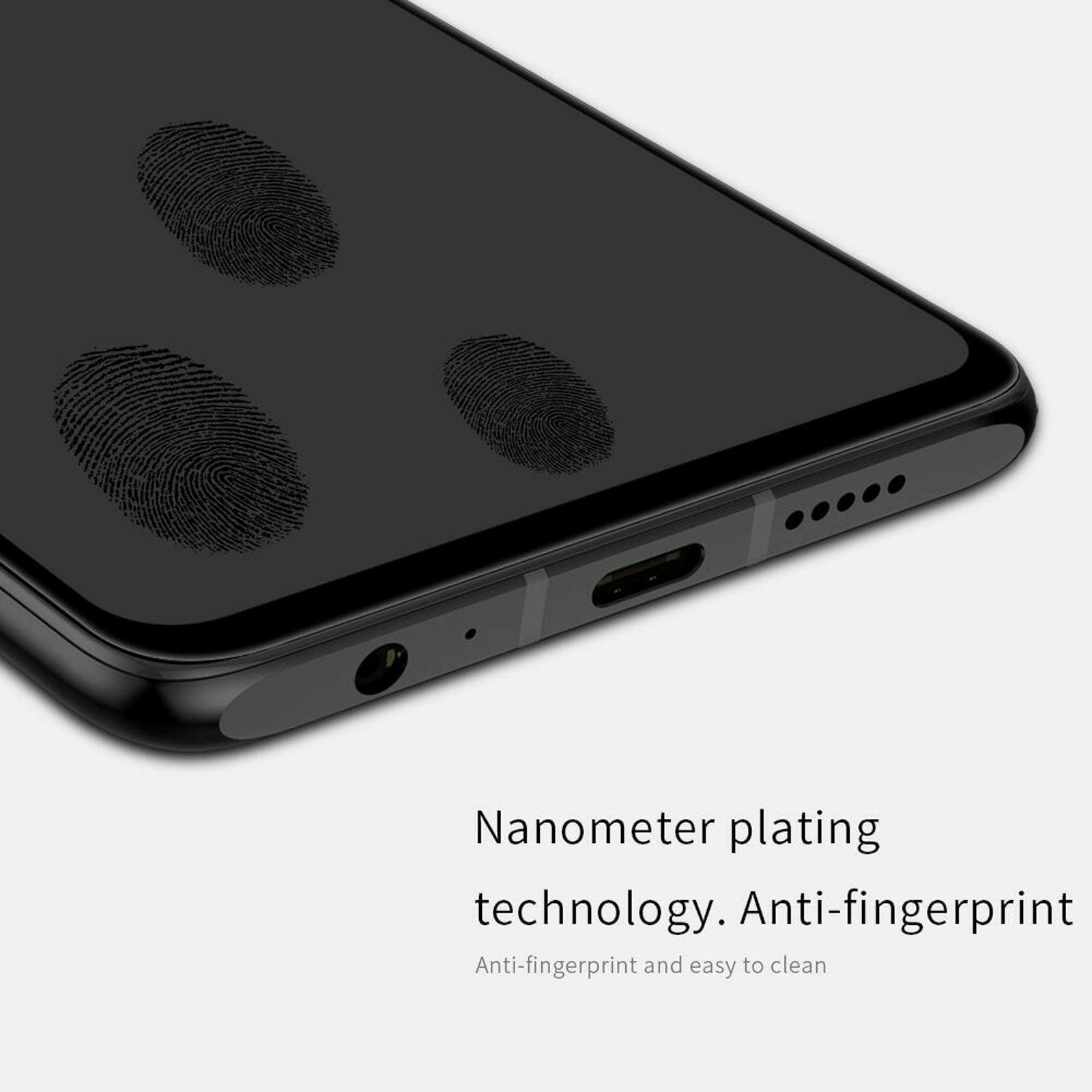 Nahaufnahme eines schwarzen Telefonbildschirms mit Fingerabdrücken. Text: Nanometer-Beschichtungstechnologie. Anti-Fingerprint.
