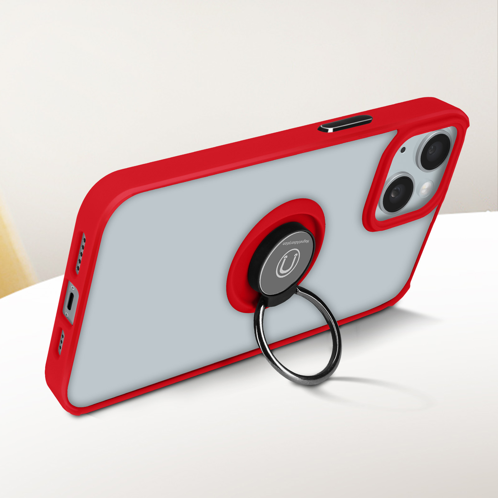 Custodia per telefono con bordo rosso e supporto ad anello argentato. La custodia è grigia.