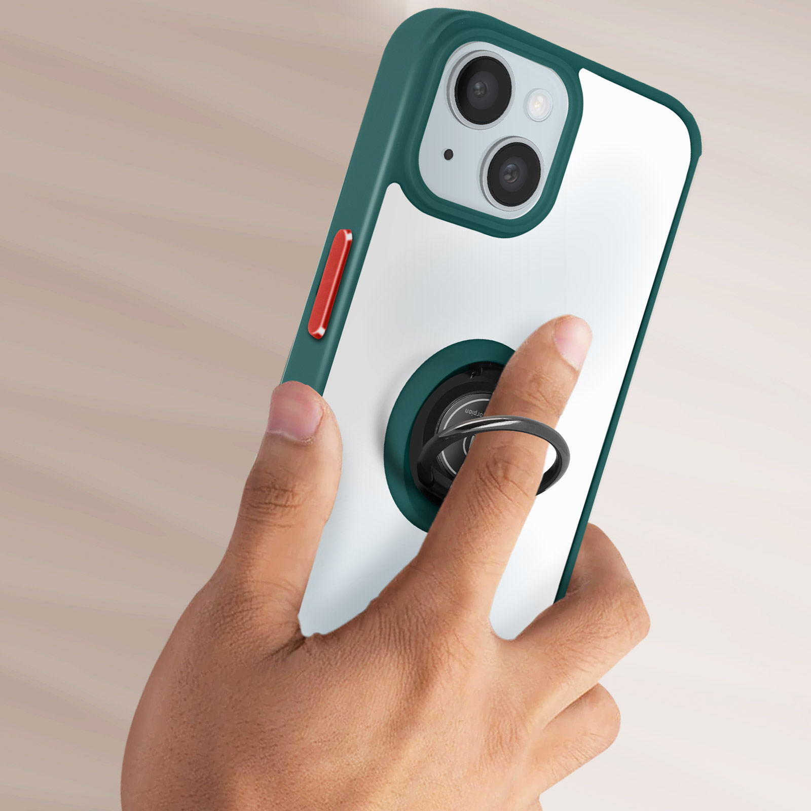Una mano che tiene un telefono in una custodia verde e bianca con un anello.
