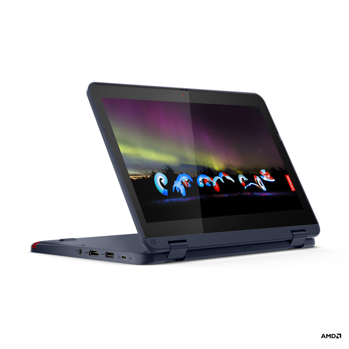 Ein dunkelblaues Lenovo Chromebook-Laptop ist geöffnet und zeigt das Wort 'Chrome' mit einem farbenfrohen Nachthimmel-Hintergrund.
