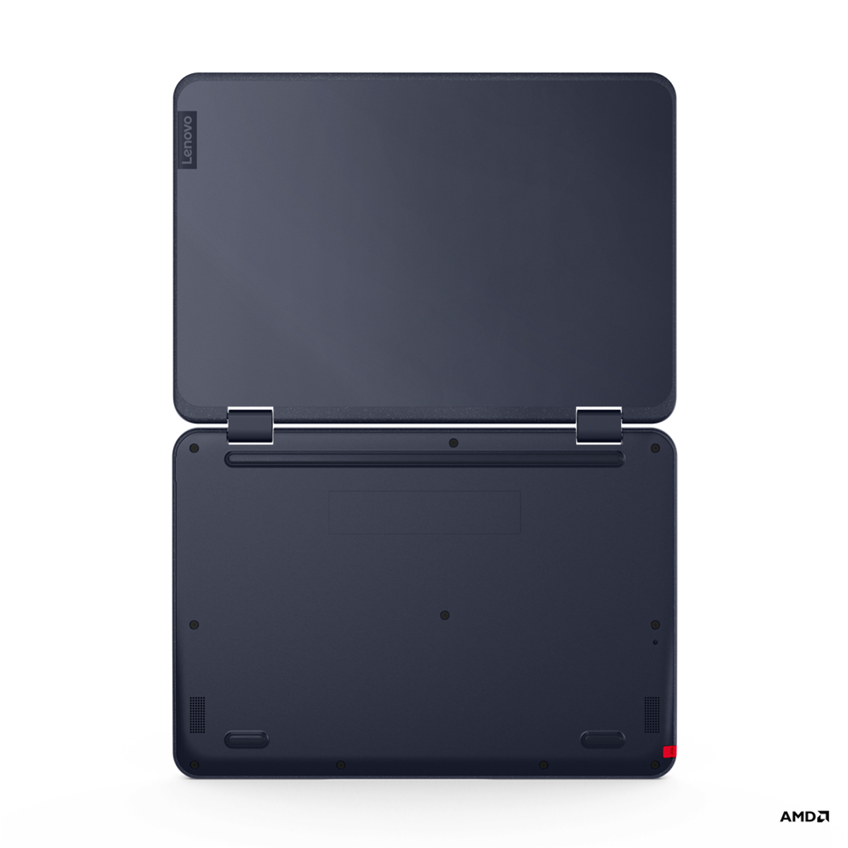 Ein marineblauer Lenovo-Laptop, geöffnet, zeigt die Unterseite mit Lüftungsschlitzen und einem Scharnier. Lenovo-Logo sichtbar. AMD-Logo unten.