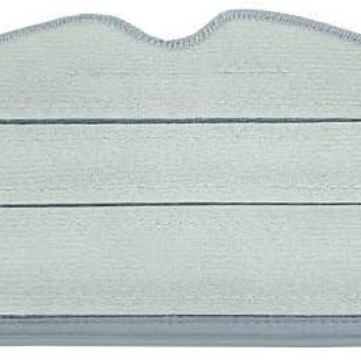 Jasnoszara drewniana deska. Trzy poziome deski z zakrzywionym wierzchem.