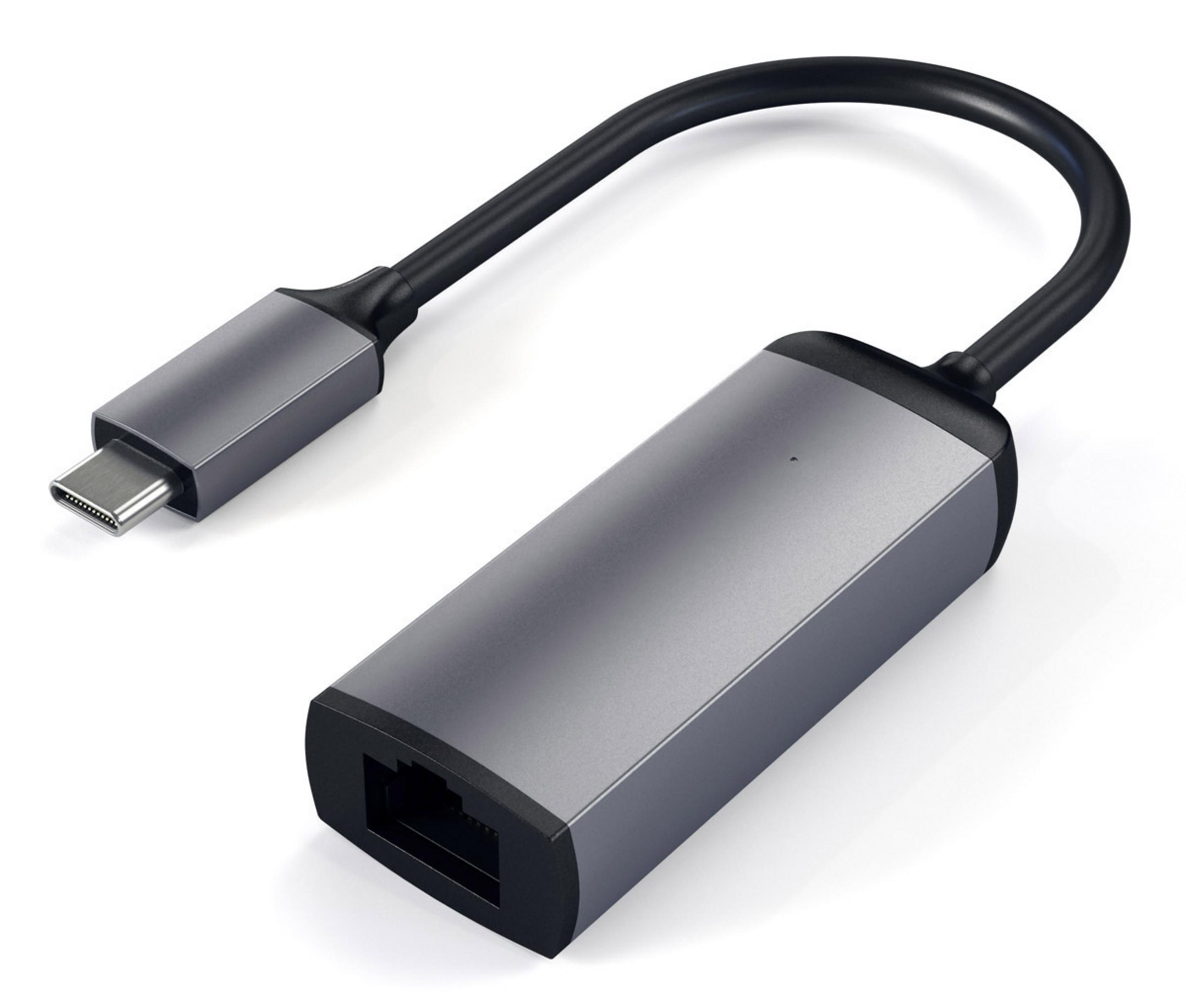Un adattatore da USB-C a ethernet, grigio scuro con cavo nero.
