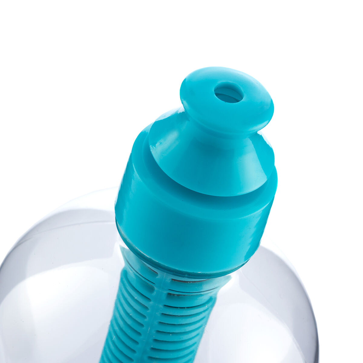 Una bottiglia d'acqua trasparente con coperchio turchese e filtro.